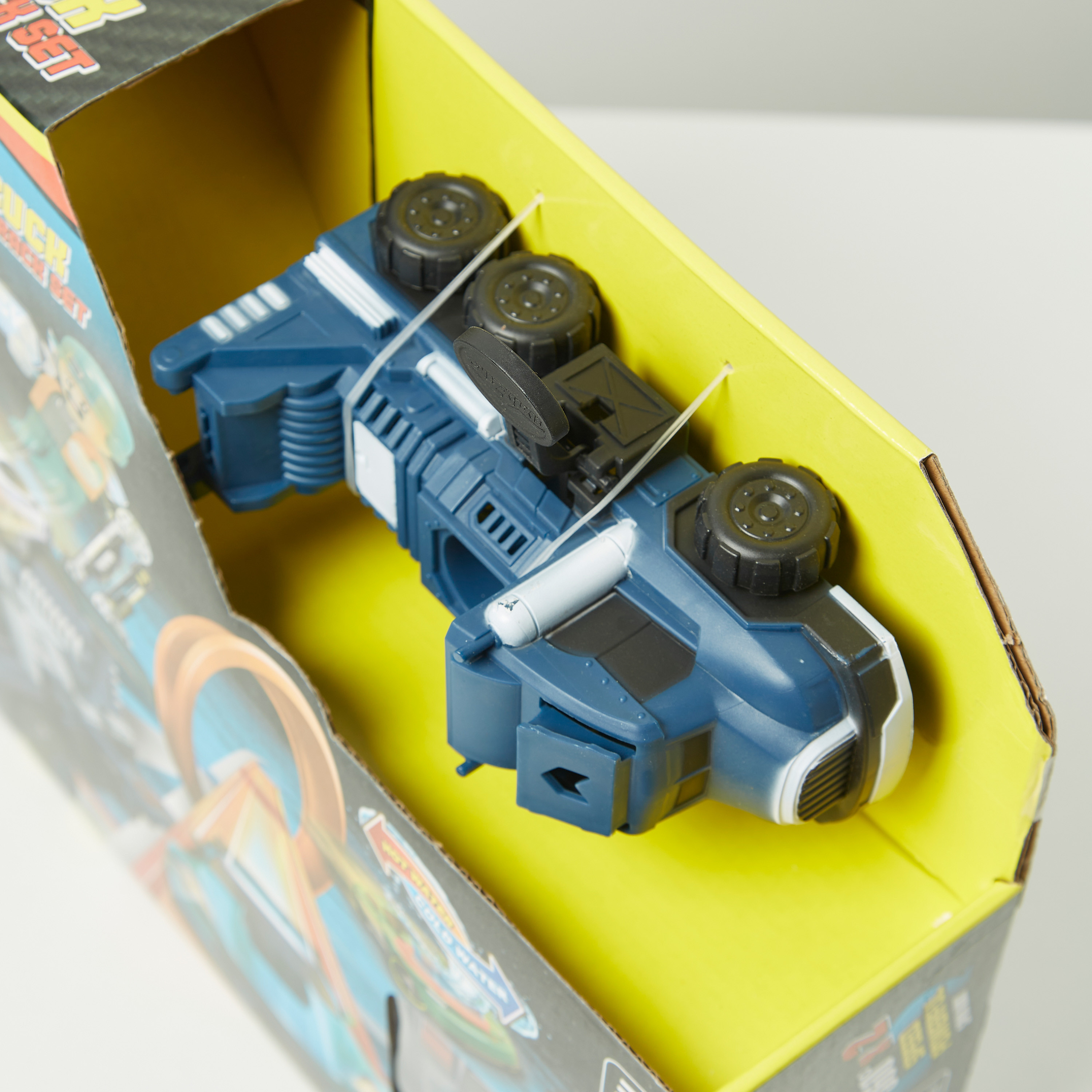 Juniors Container Truck Racing Track Playset-toys-playvehicles-vehicleplaysets-image-3