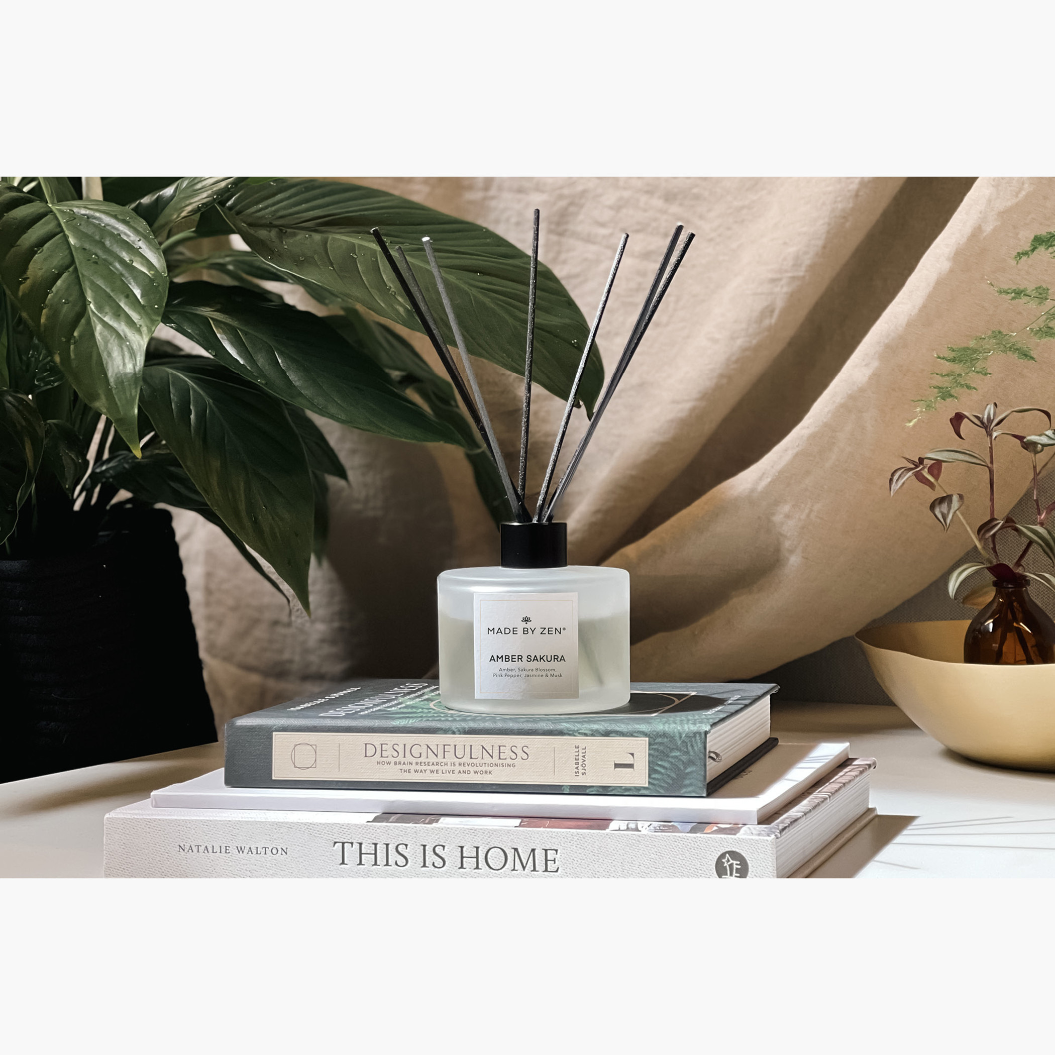 موزع عطور عيدان خشبية عنبر ساكورا من ميد باي زين - 200 مل-household-homefragrance-reeddiffusers-image-1