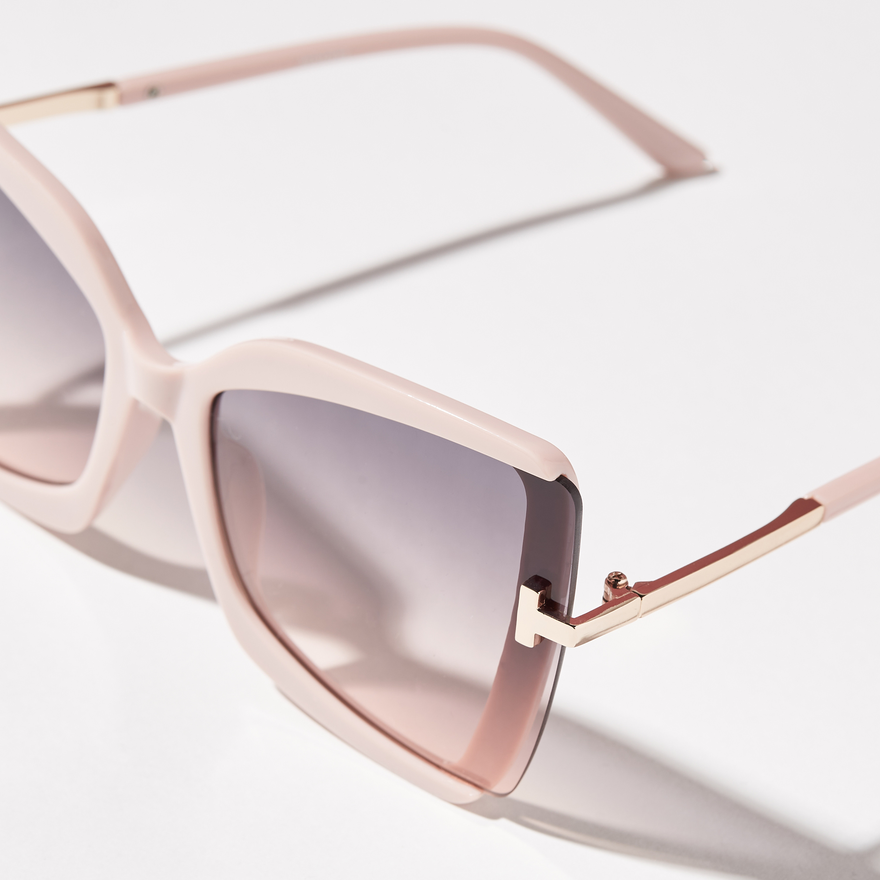 Ombre Full Rim Tinted Square Sunglasses with Nose Pads-women-sunglasses-image-2