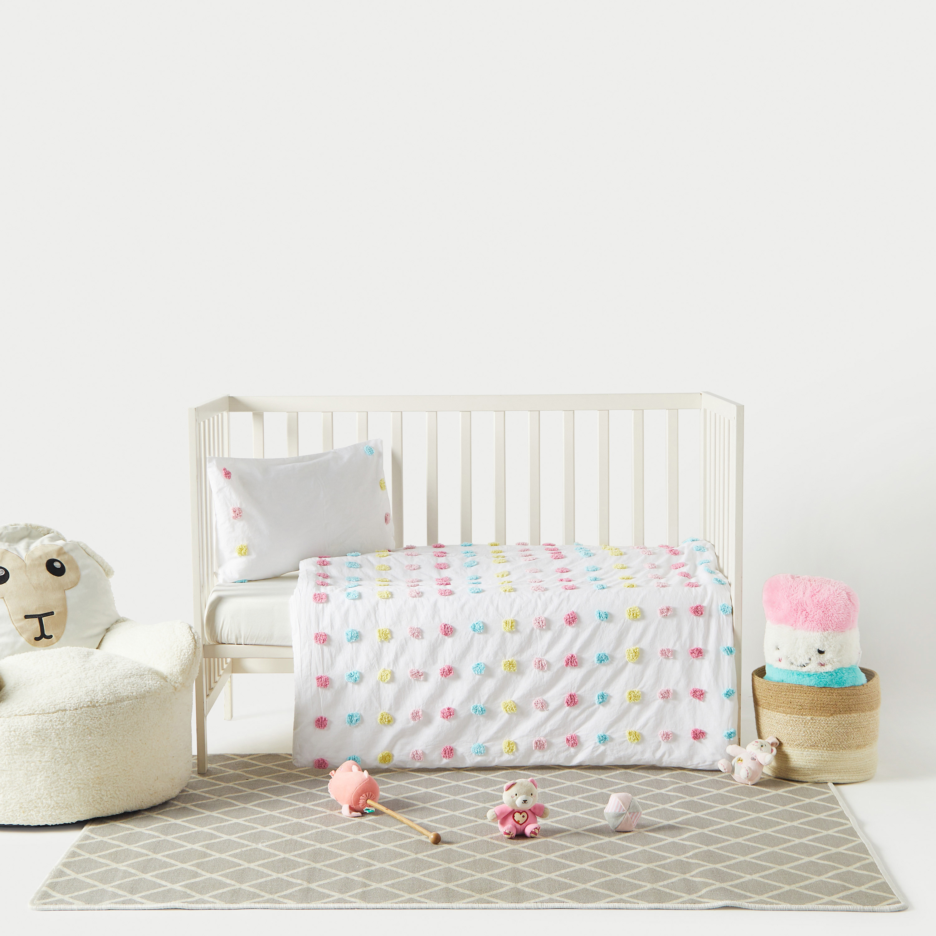 Pom pom 2024 baby bedding