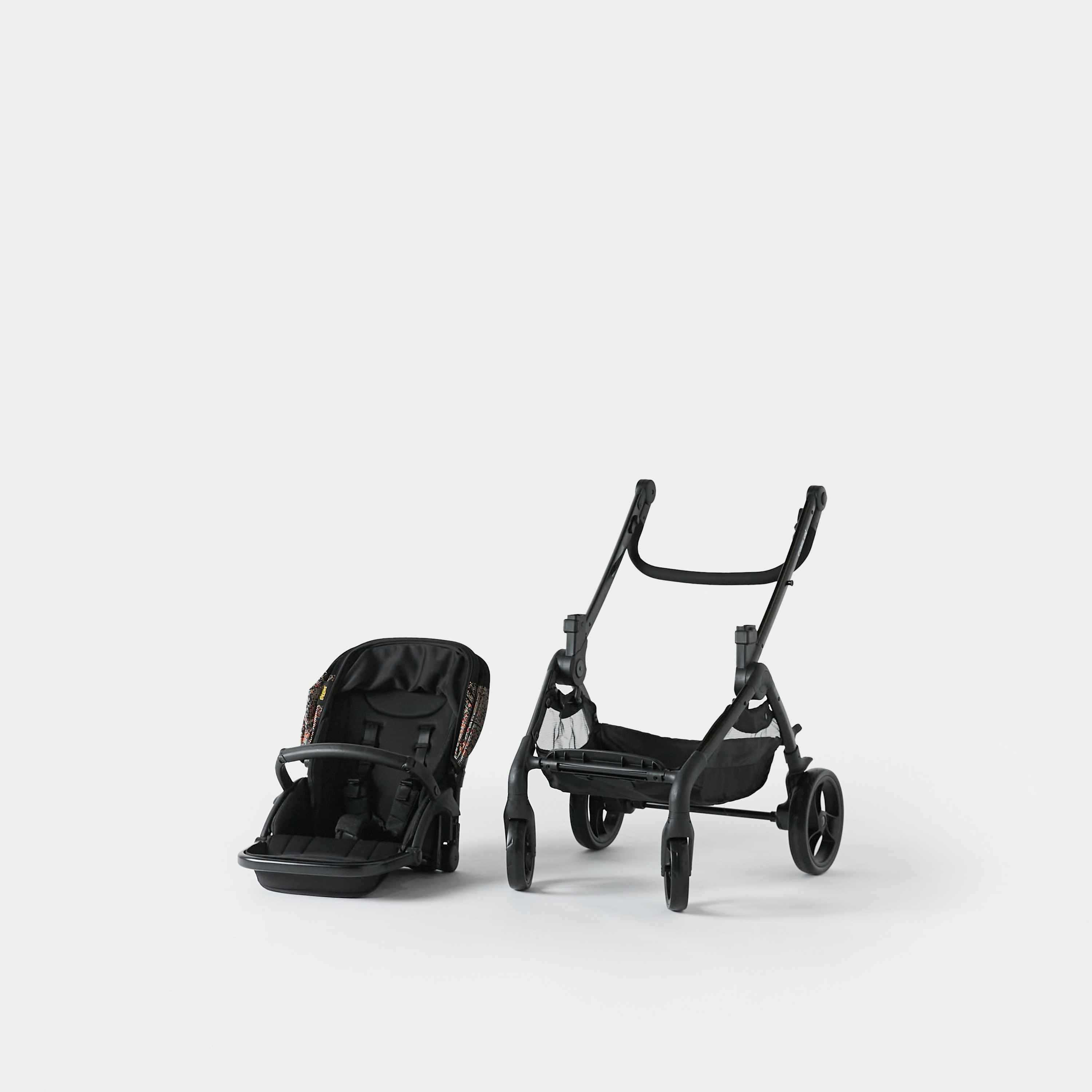 Giggles Casual Stroller with Push Button Folding System, Wheel Lock and Reversible Seat Stroller-baby-gear-strollersandprams-strollers-image-8