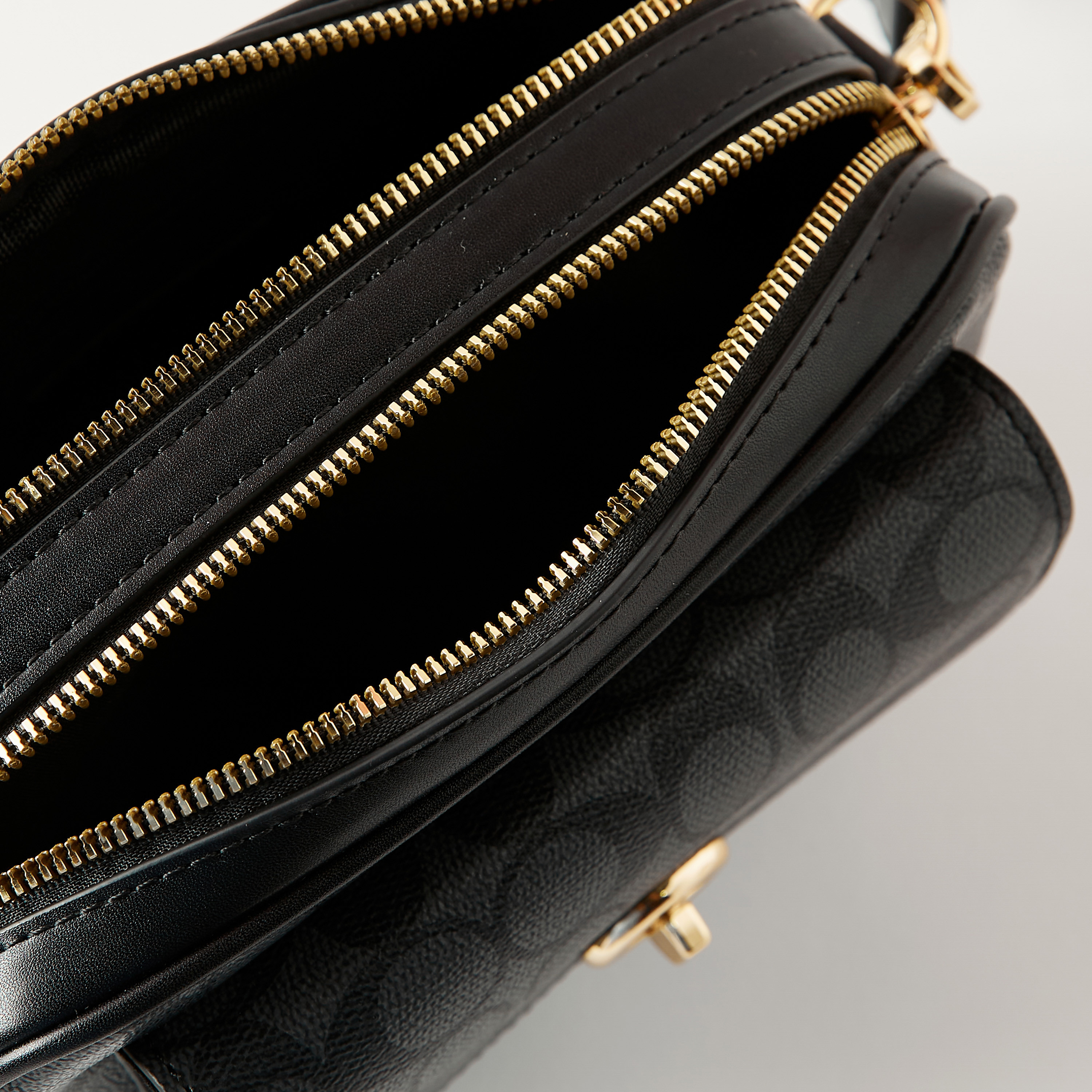 حقيبة كروس بطبعات من ساشا مع إغلاق بسحاب وإبزيم ملتوي-women-bagsandwallets-handbags-image-4