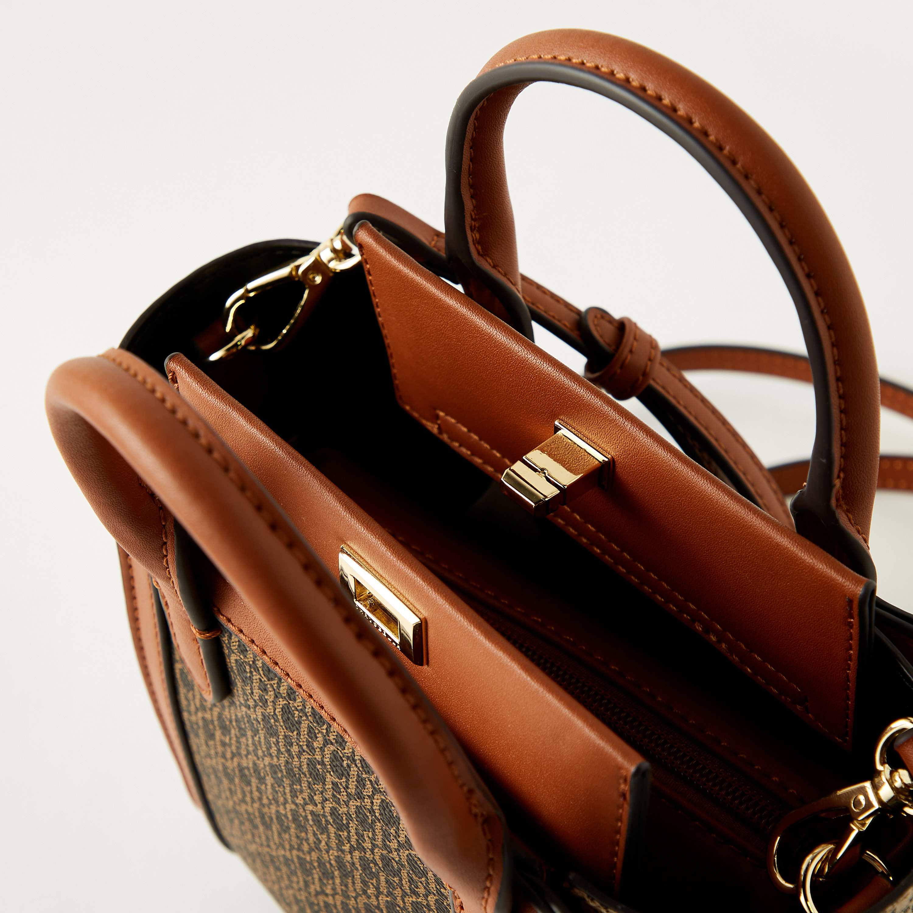شنطة توتي بحزام قابل للفصل وطبعات وشنطة صغيرة من كريسبيلا-women-bagsandwallets-handbags-image-5
