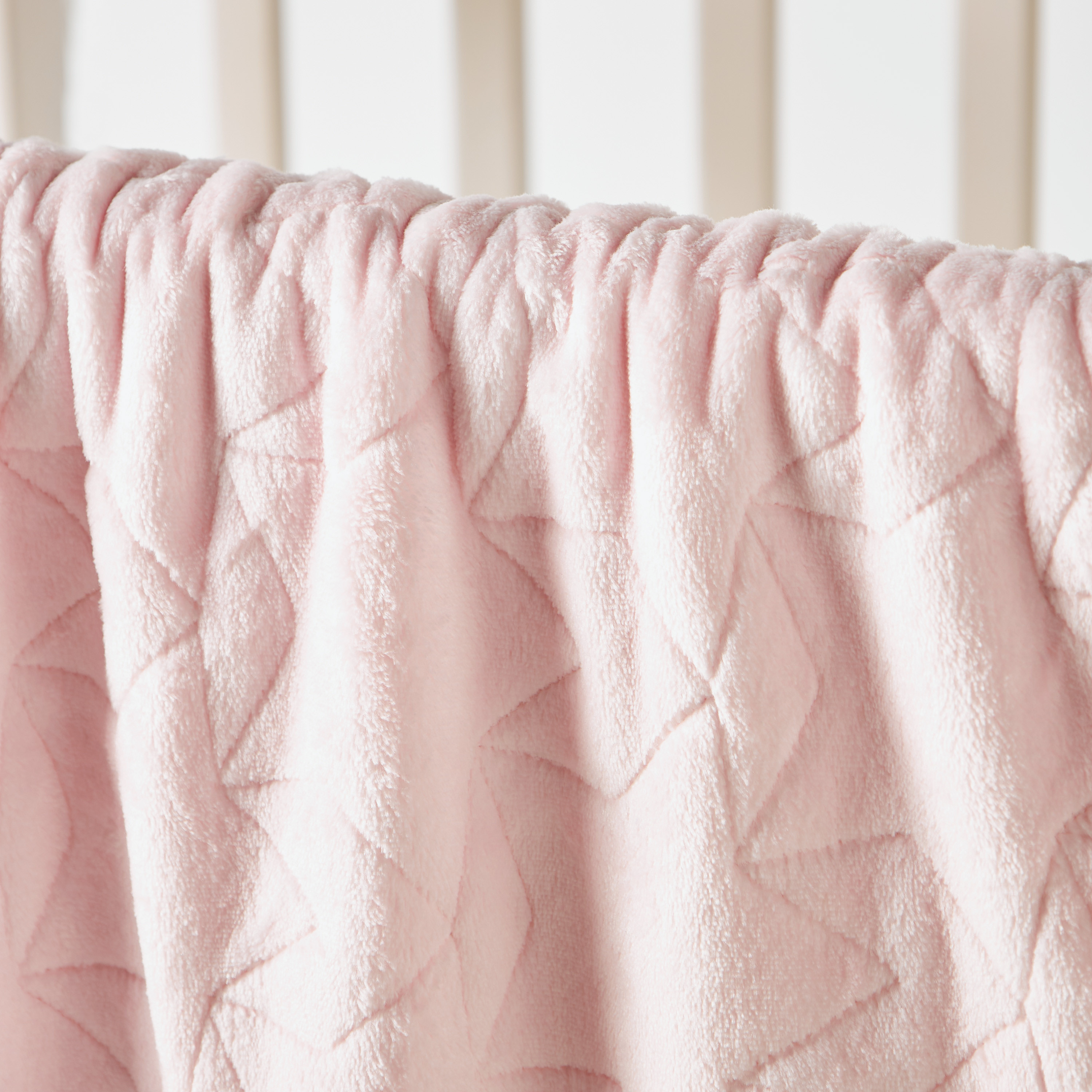 بطانية مبطنة بتفاصيل مطرزة من جونيورز - 76x102 سم-baby-nursery-blanketsandswaddles-blanketsandquilts-image-2