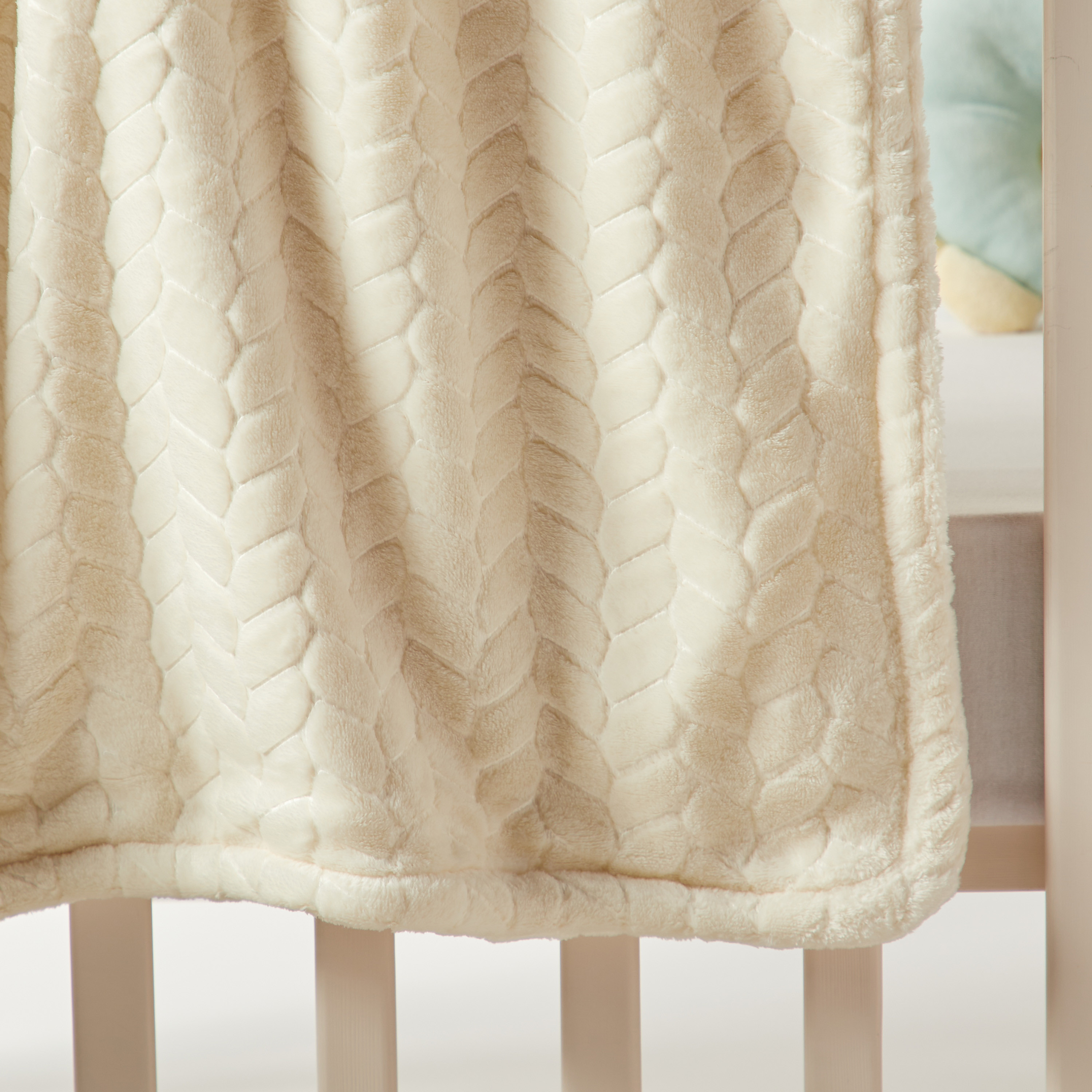 بطانية فلانيل بارزة الملمس من جونيورز - 76x102 سم-baby-nursery-blanketsandswaddles-blanketsandquilts-image-2