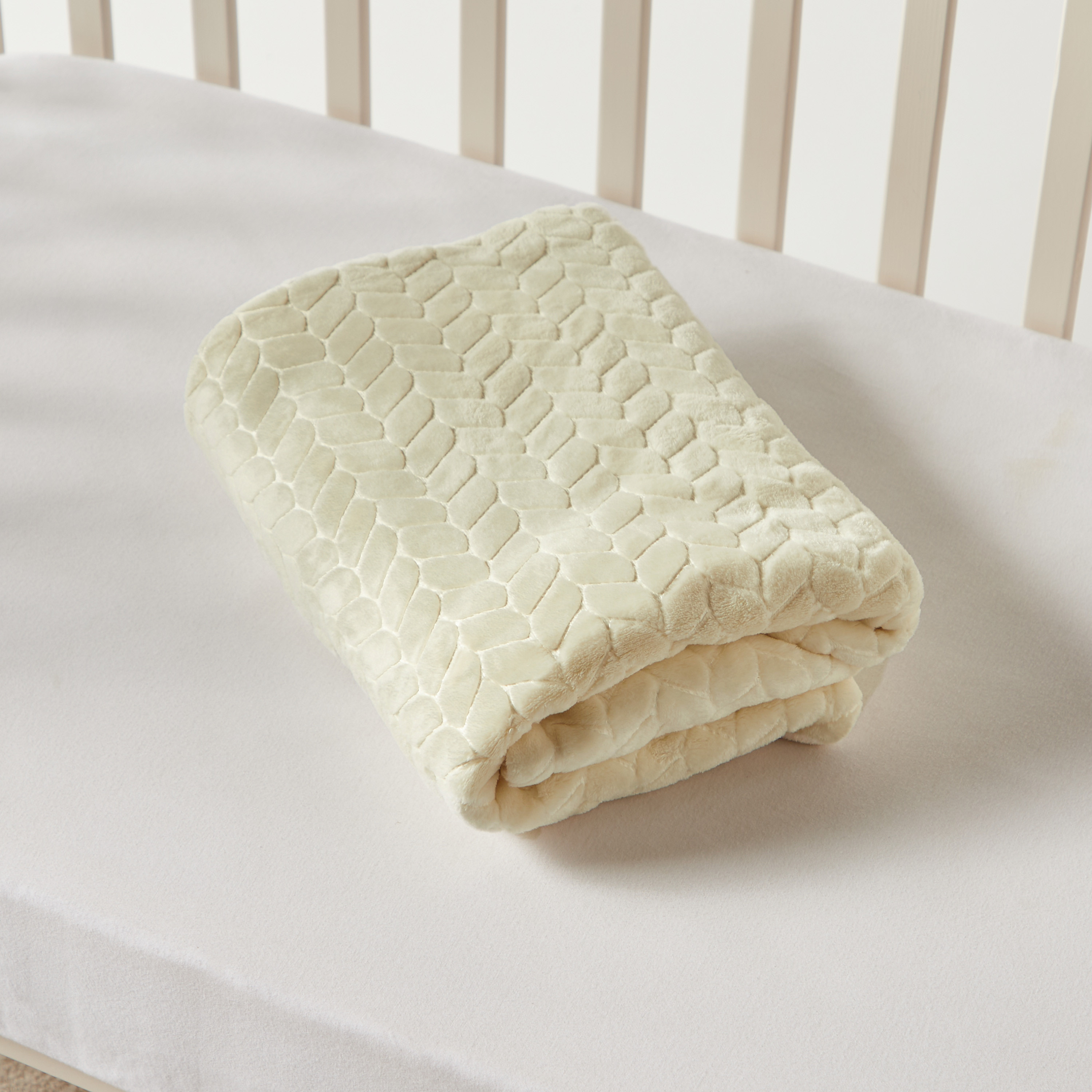 بطانية فلانيل بارزة الملمس من جونيورز - 76x102 سم-baby-nursery-blanketsandswaddles-blanketsandquilts-image-1