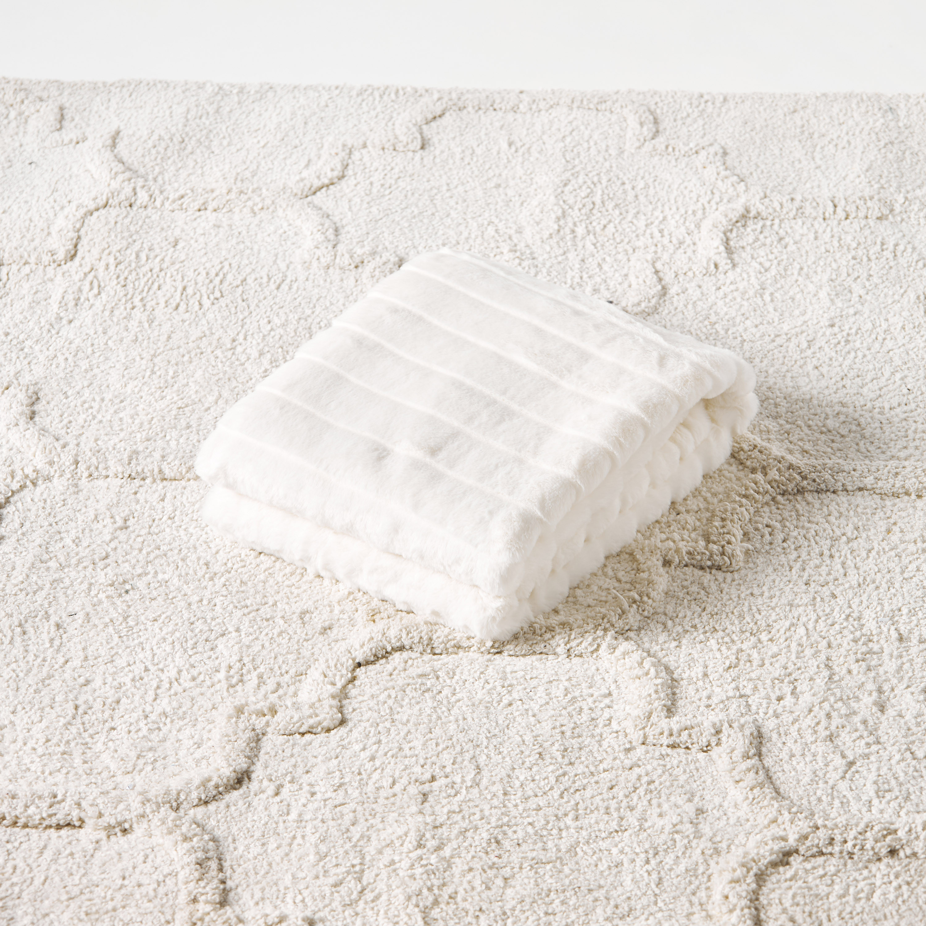 بطانية أطفال مخملية من جونيورز - 100×127 سم-baby-nursery-blanketsandswaddles-blanketsandquilts-image-4