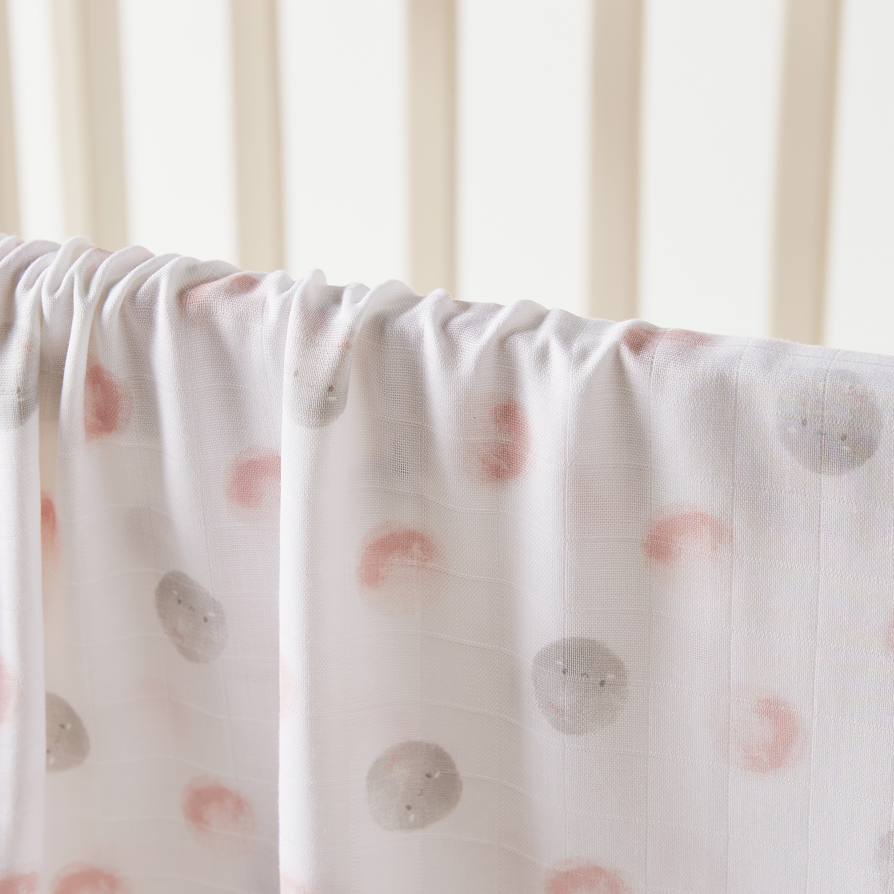 بطانية تقميط موسلين الخيزران بطبعات من جيجلز - 120x120 سم-baby-nursery-blanketsandswaddles-blanketsandquilts-image-2