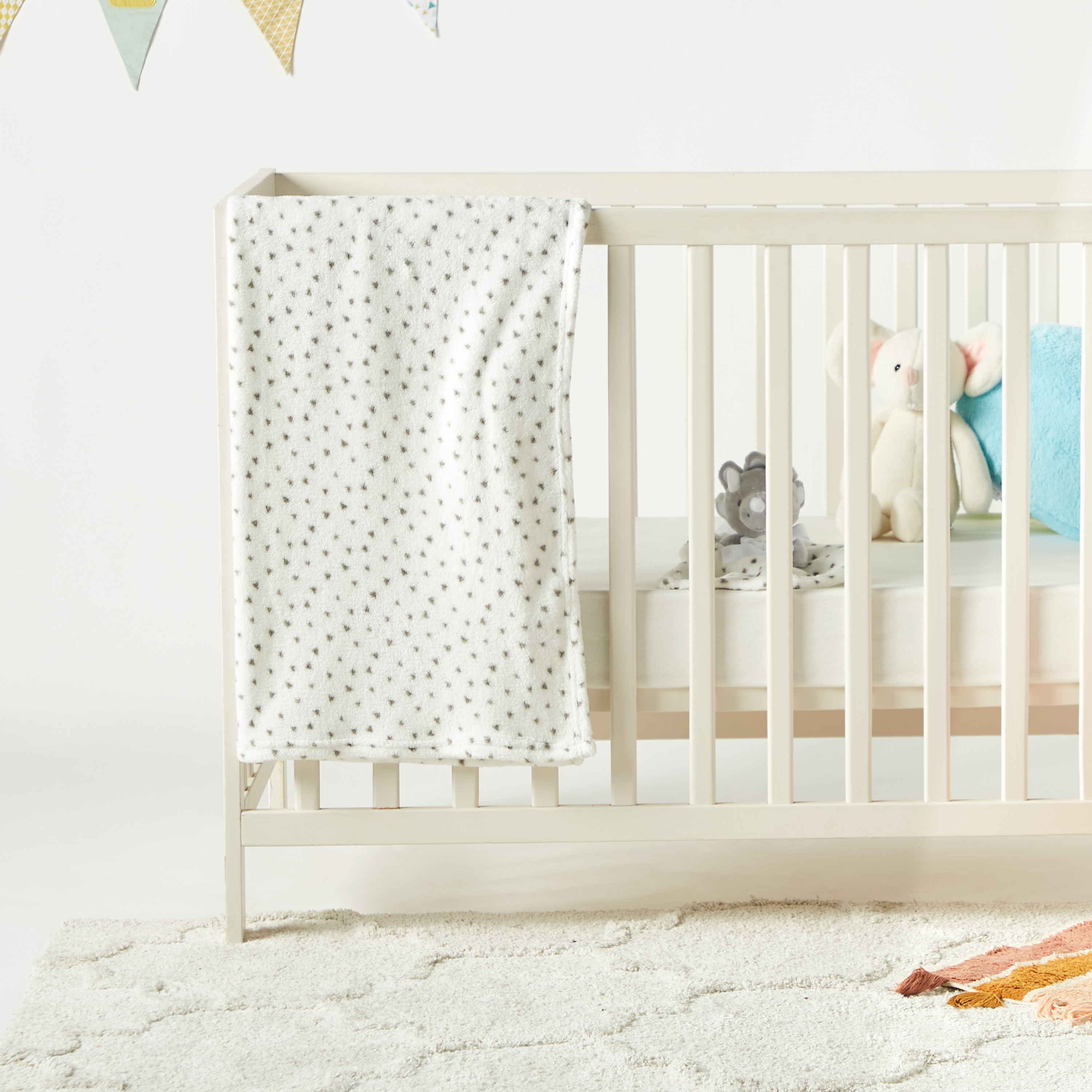 Juniors All-Over Print Raschel Blanket - 75x90 cm-baby-nursery-blanketsandswaddles-blanketsandquilts-image-1