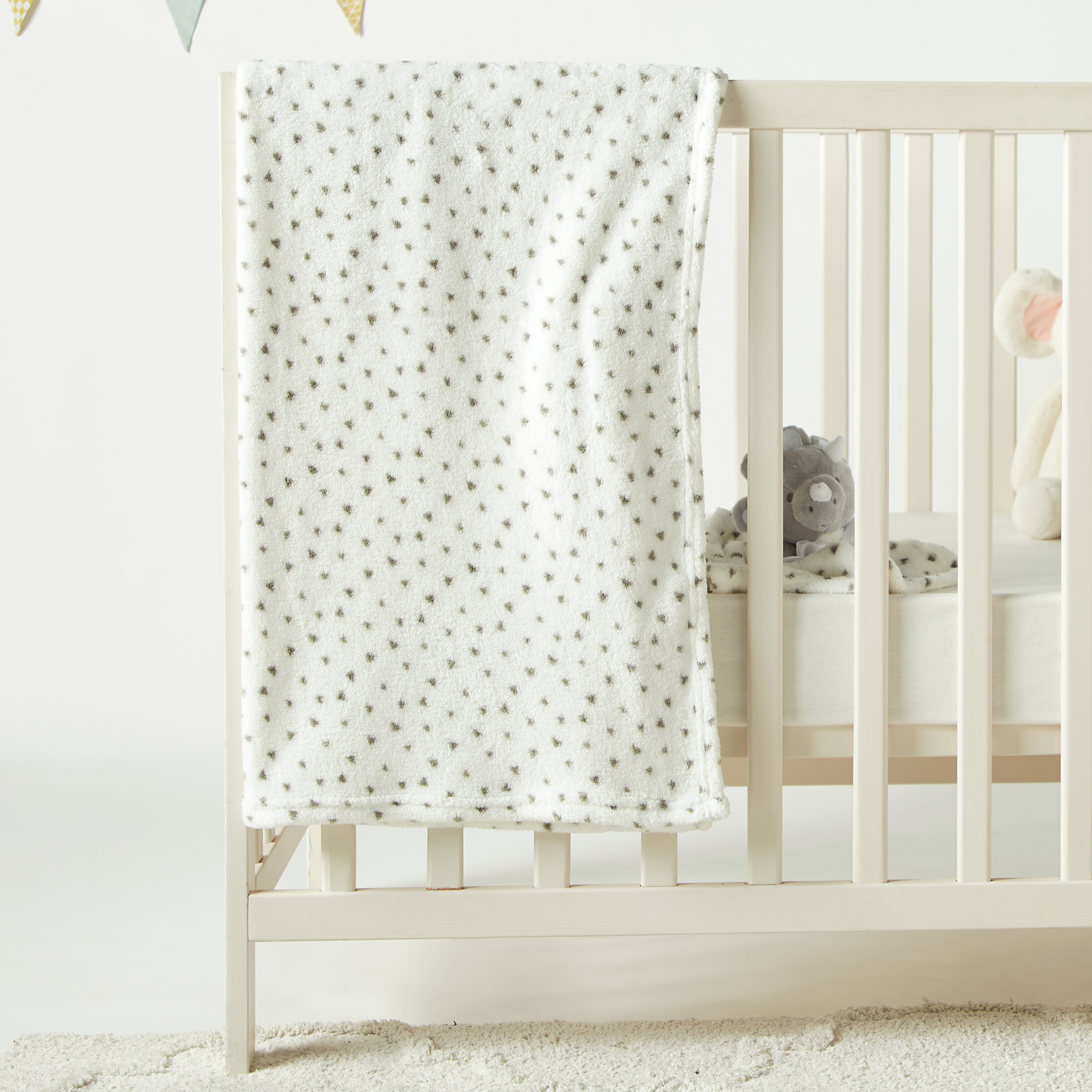 Juniors All-Over Print Raschel Blanket - 75x90 cm-baby-nursery-blanketsandswaddles-blanketsandquilts-image-3