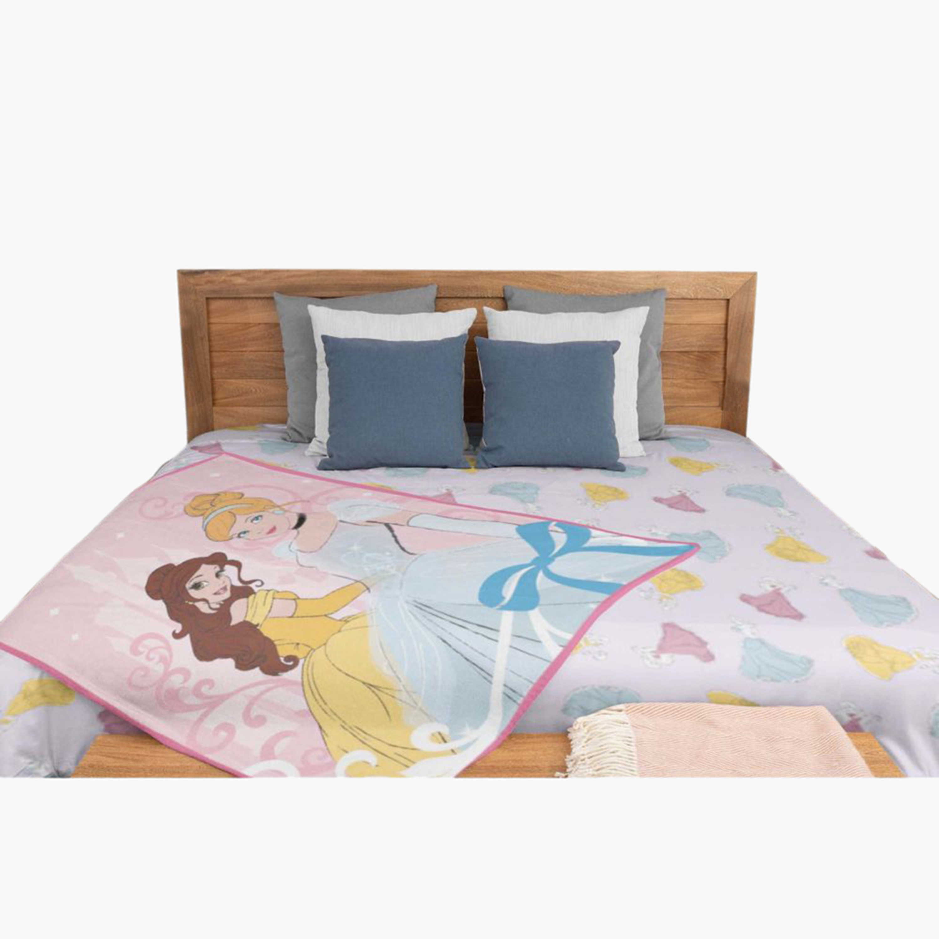 Buy Disney Princess Print Flannel Blanket - 160x220 cms Online ...