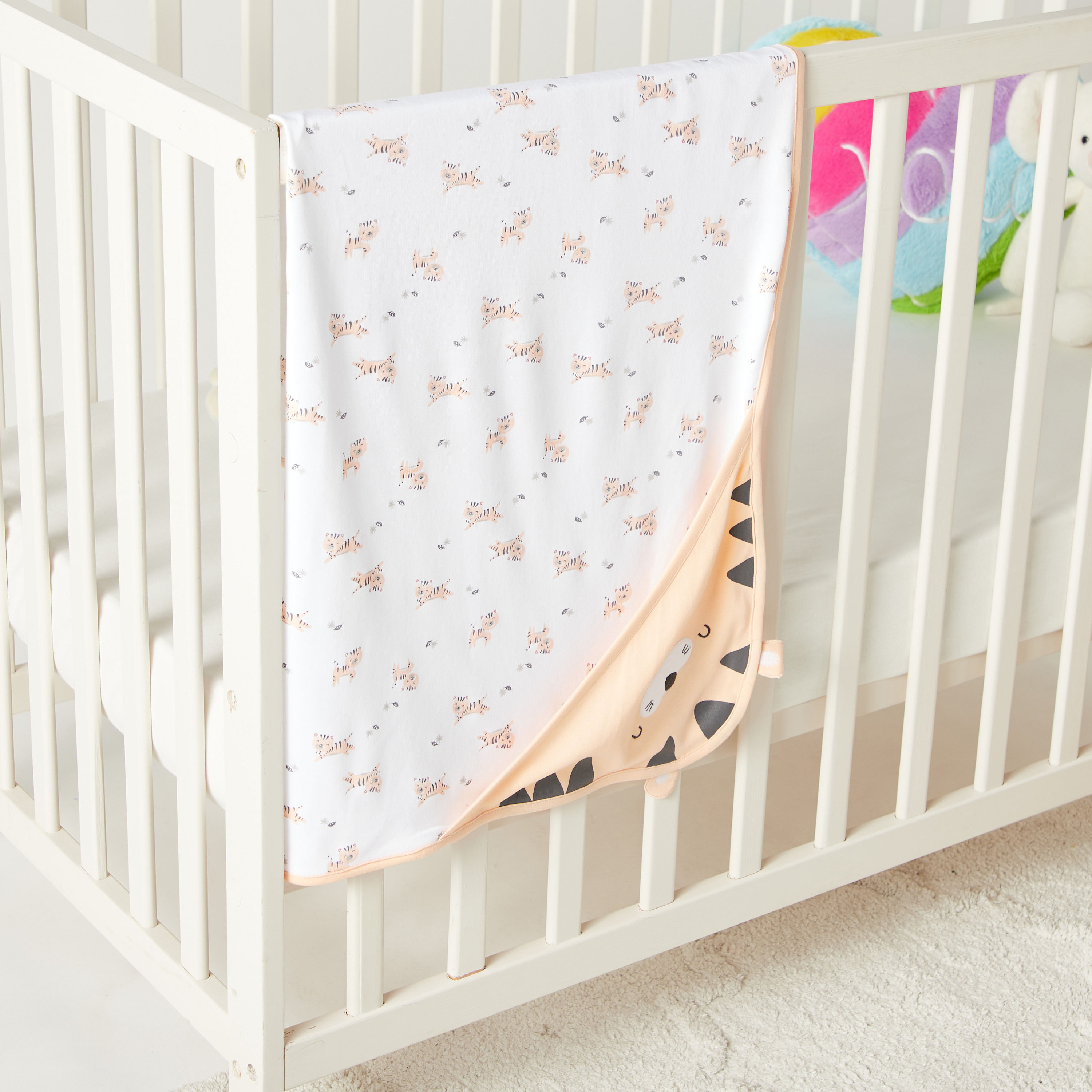 بطّانيّة لحديثي الولادة بقبعة وطبعات نمر من جونيورز - 80x80 سم-baby-nursery-blanketsandswaddles-receivingblankets-image-2