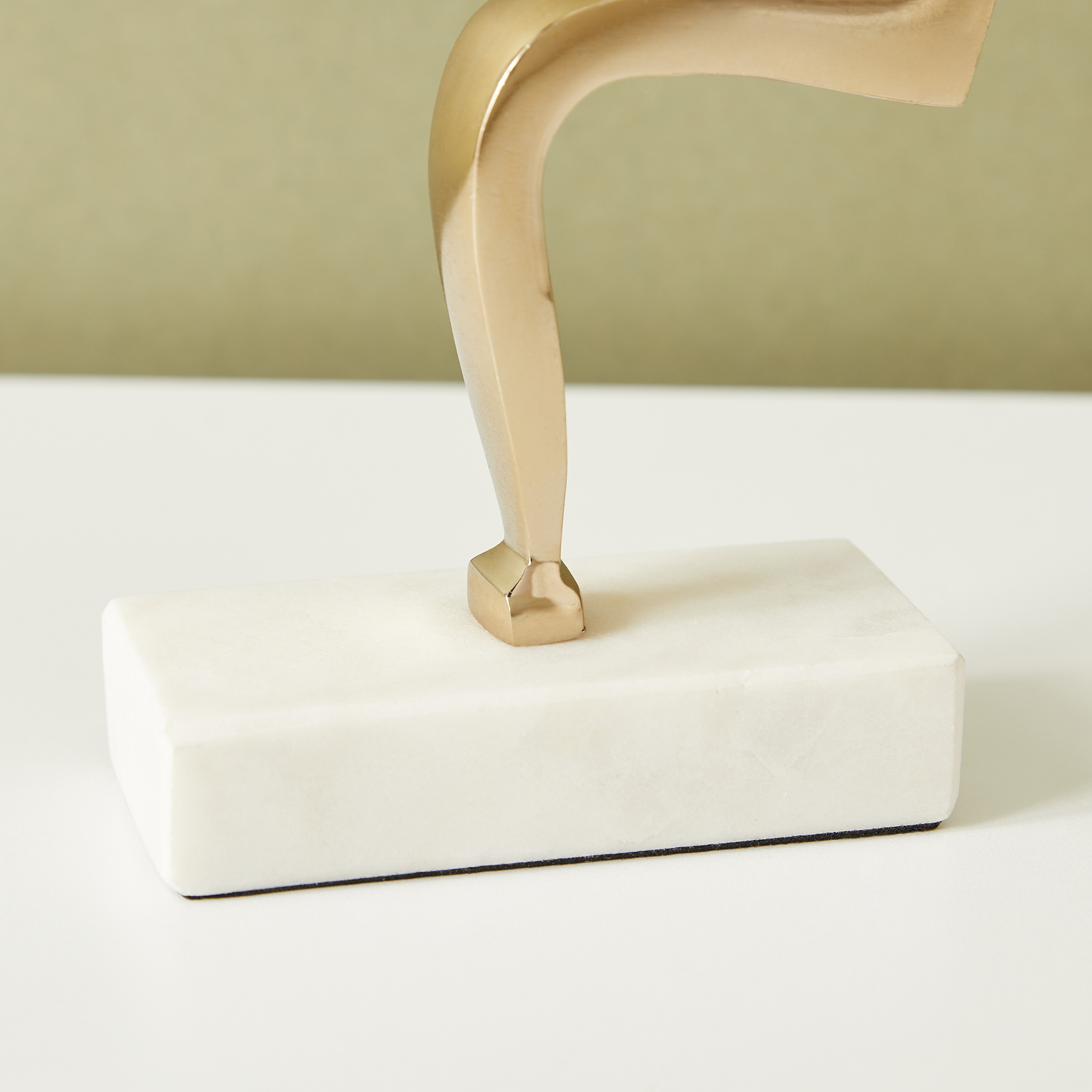 تحفة ديكور بتصميم حرف ميم عربي-household-decor-decorativeobjectsandsculptures-image-5