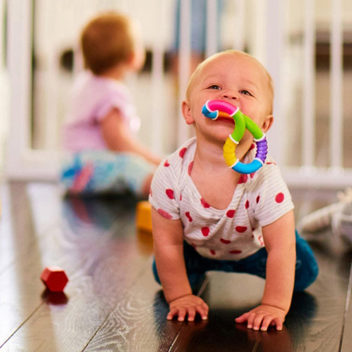 عضّاضة أسنان مرنة من مانشكين-baby-feeding-teethers-image-3