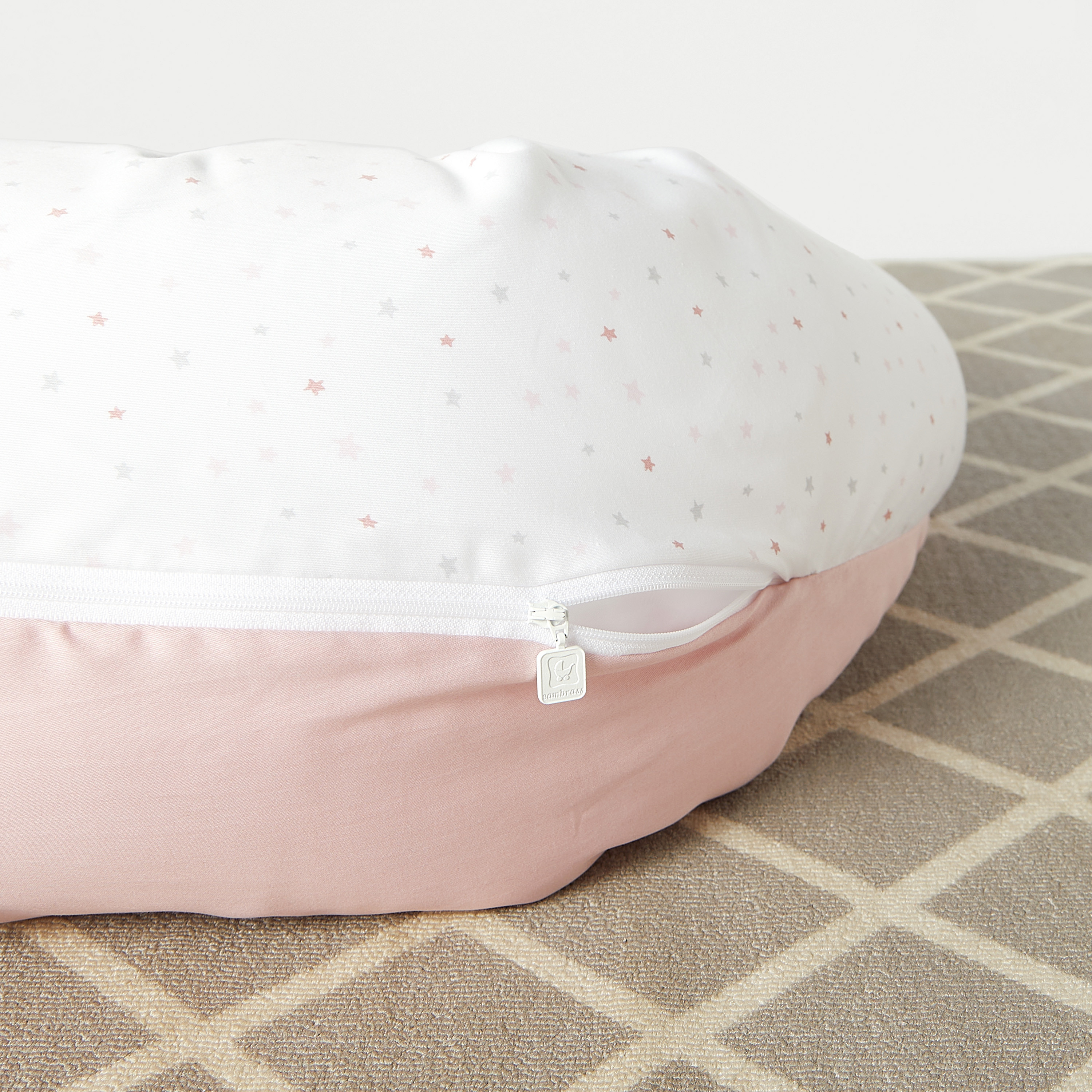 Cambrass store nursing pillow