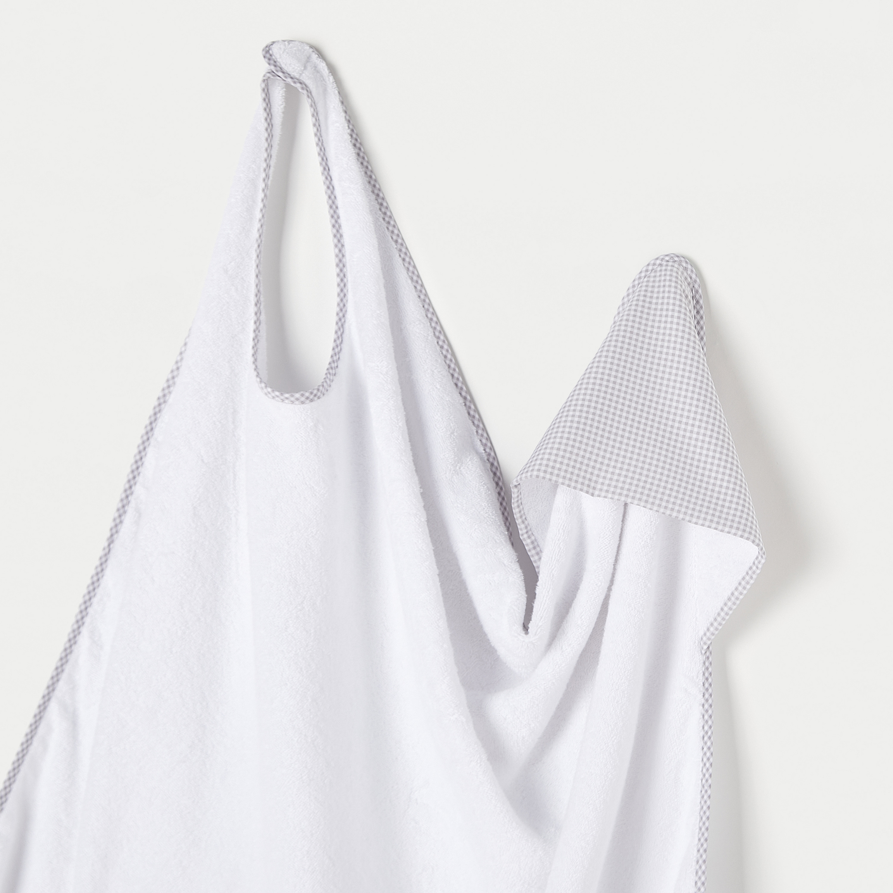 منشفة استحمام مريلة بقبعة كاروهات من كامبراس - 100×100 سم-baby-bathandcare-towels-image-2