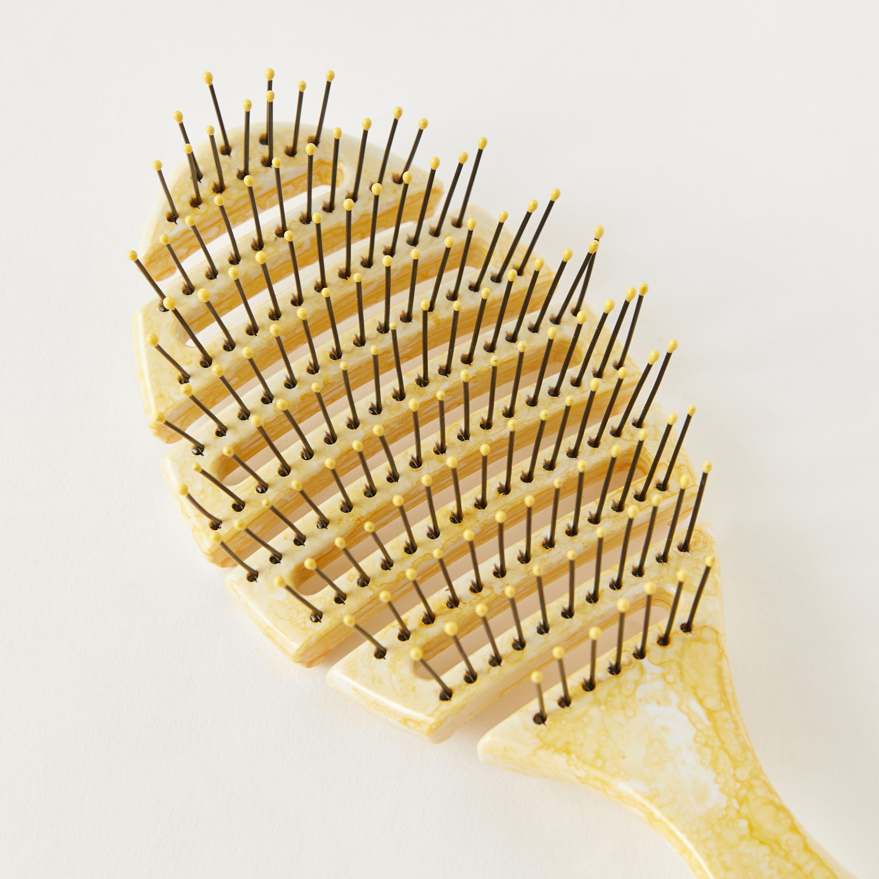 فرشاة شعر بفتحات وطبعات-women-hairaccessories-brushesandcombs-image-3