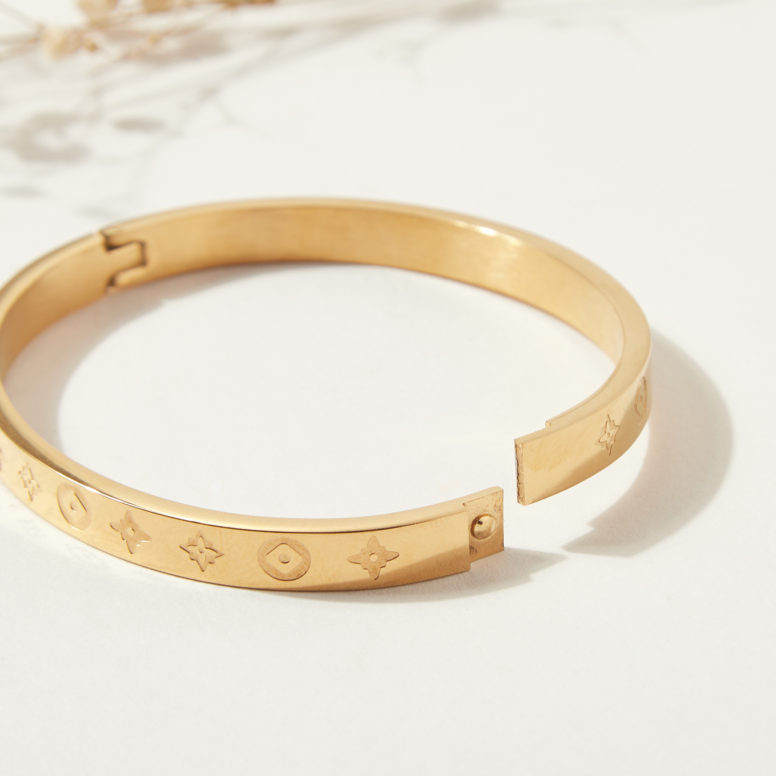 Embossed Metal Bangle-women-watchesandjewellery-jewellery-banglesandbracelets-image-3