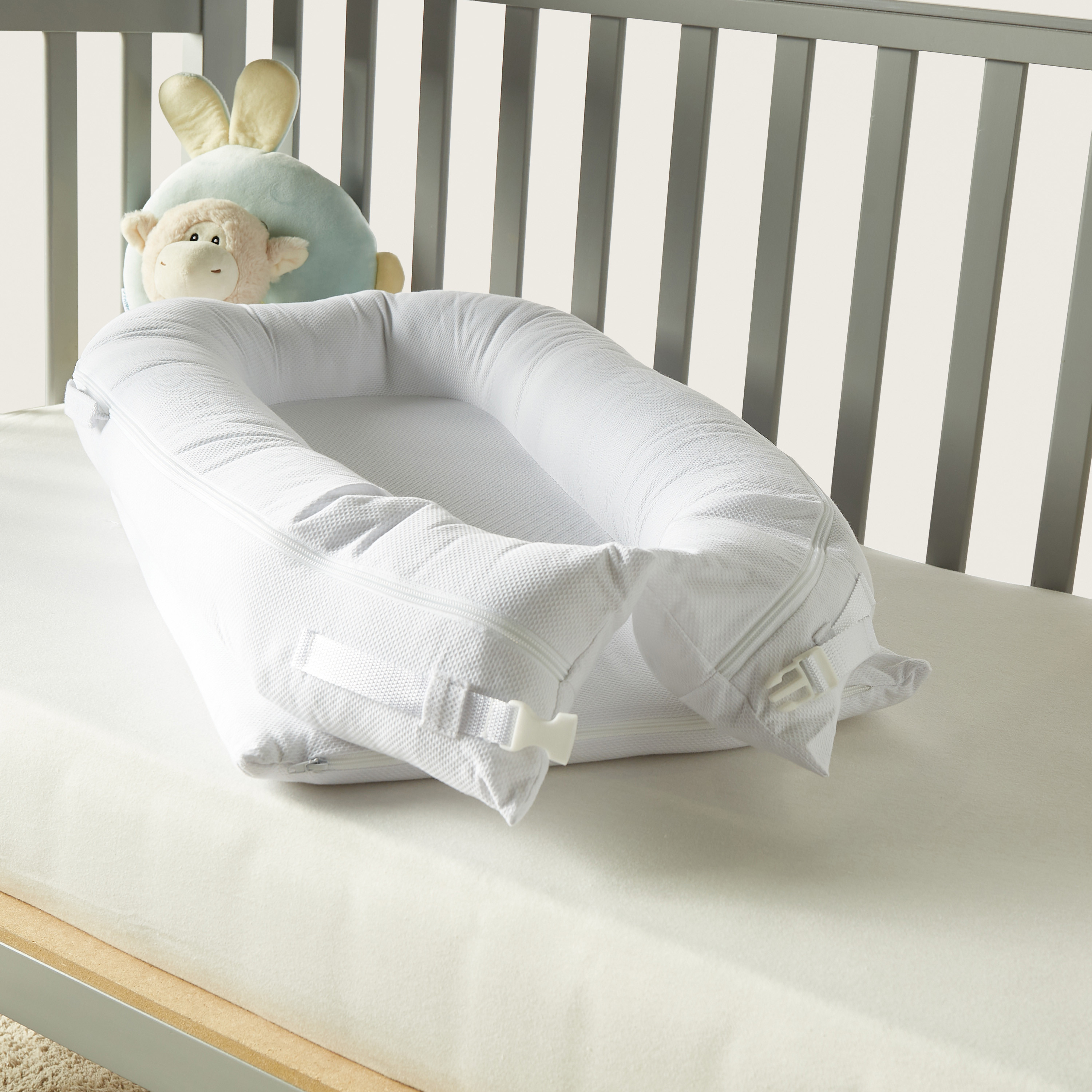 Nini Solid Baby Nest - Small-baby-nursery-furniture-cribsandbeds-cribaccessories-image-4