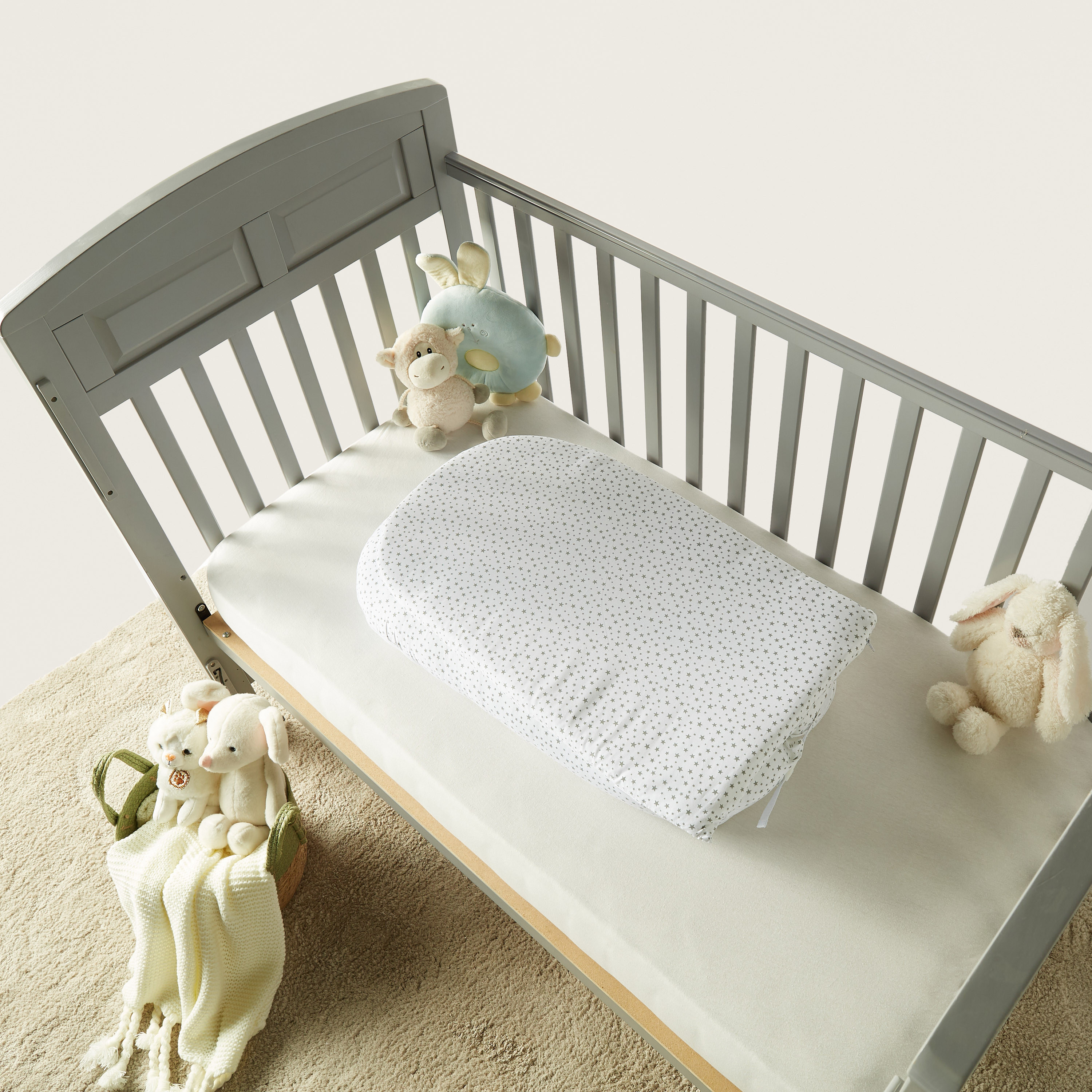 Nini All-Over Star Print Baby Nest - Small-baby-nursery-furniture-cribsandbeds-cribaccessories-image-2