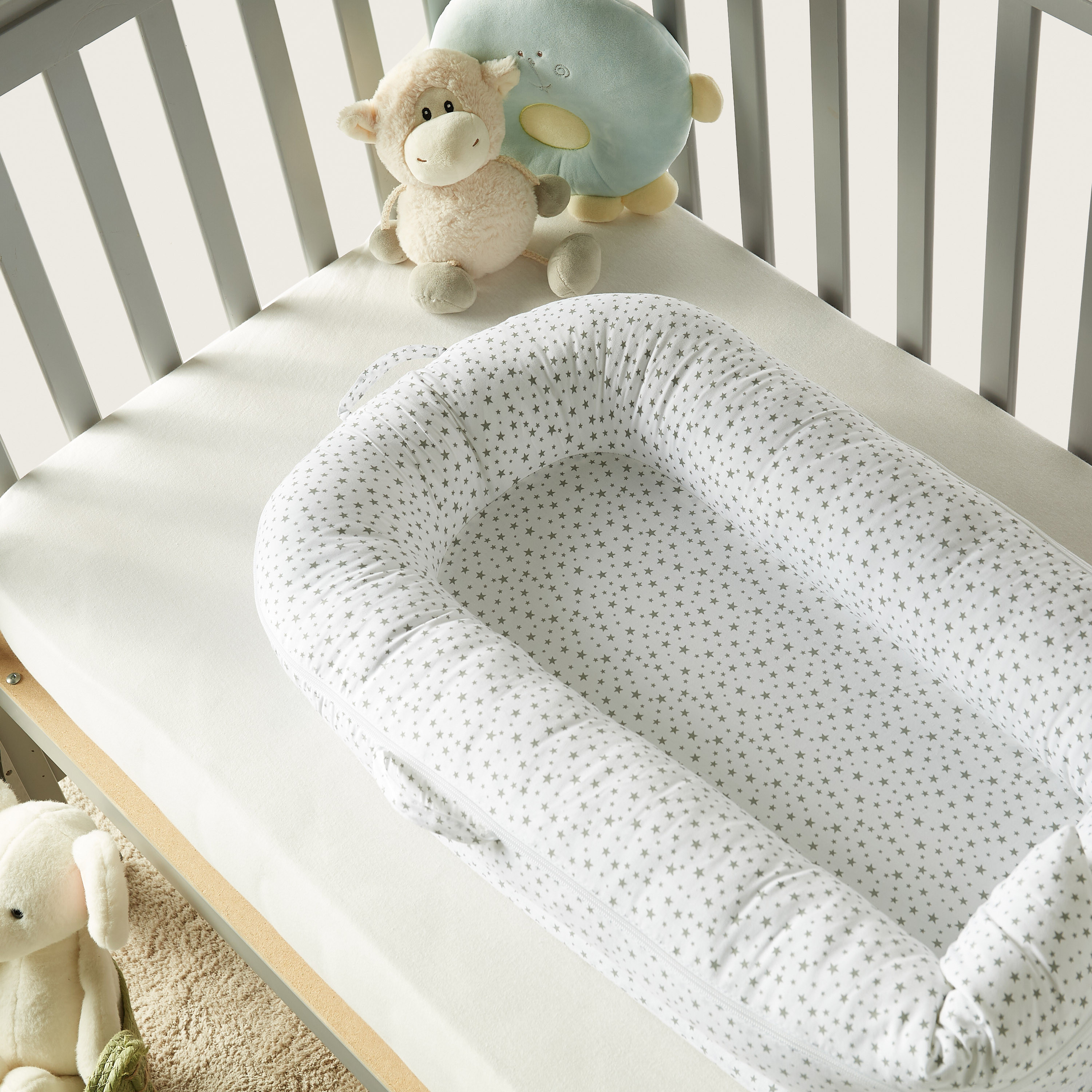 Nini All-Over Star Print Baby Nest - Small-baby-nursery-furniture-cribsandbeds-cribaccessories-image-3