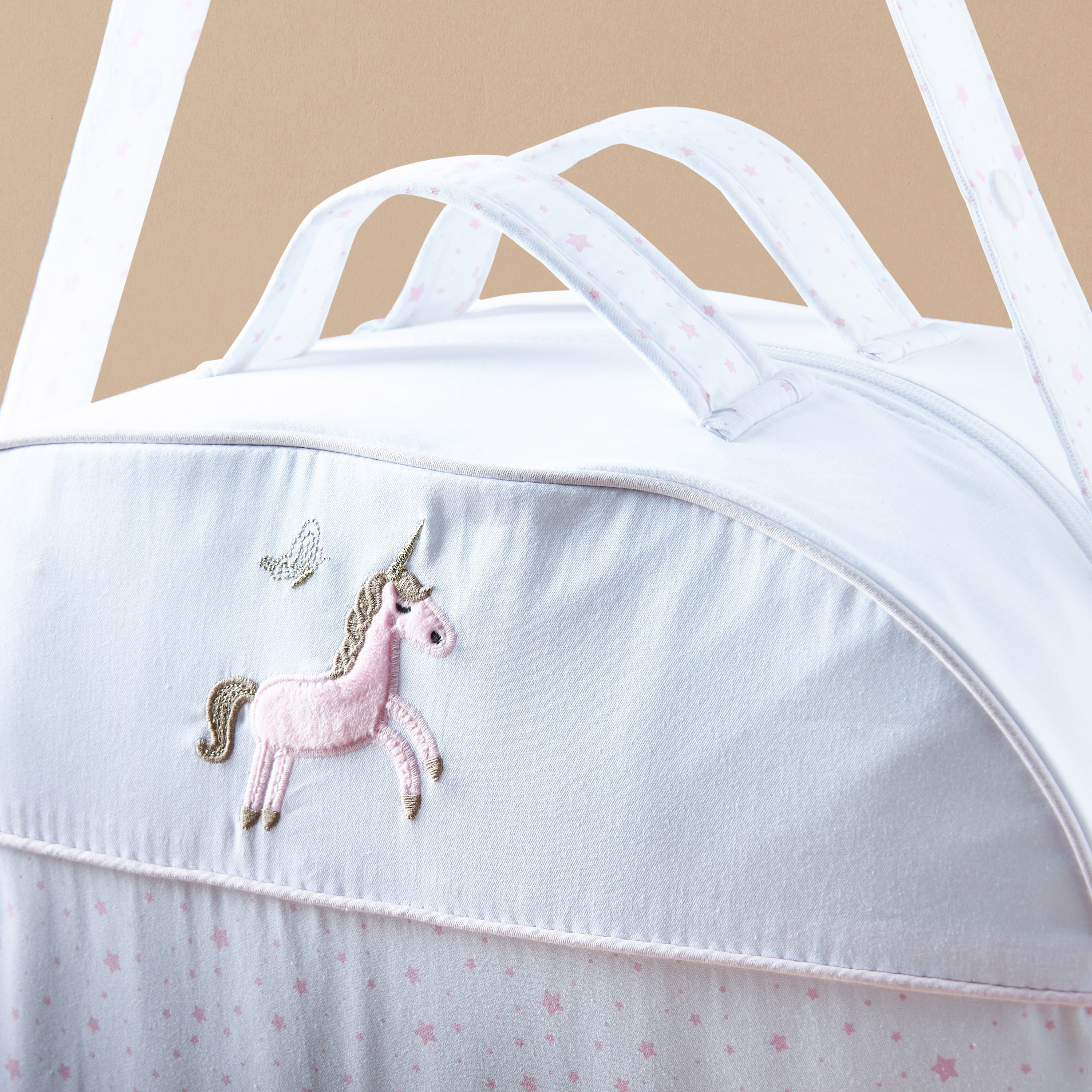 شنطة حفّاضات مطرزة من جيجلز-baby-gear-diaperbags-image-3