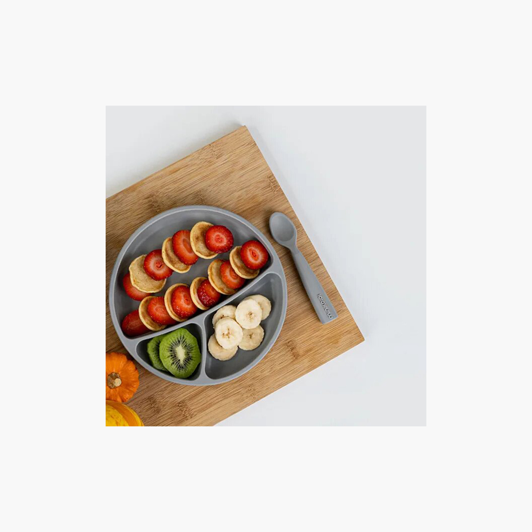 مجموعة إطعام سيليكون- 3 قطع من مينيكويوي-baby-feeding-mealtimeessentials-image-3