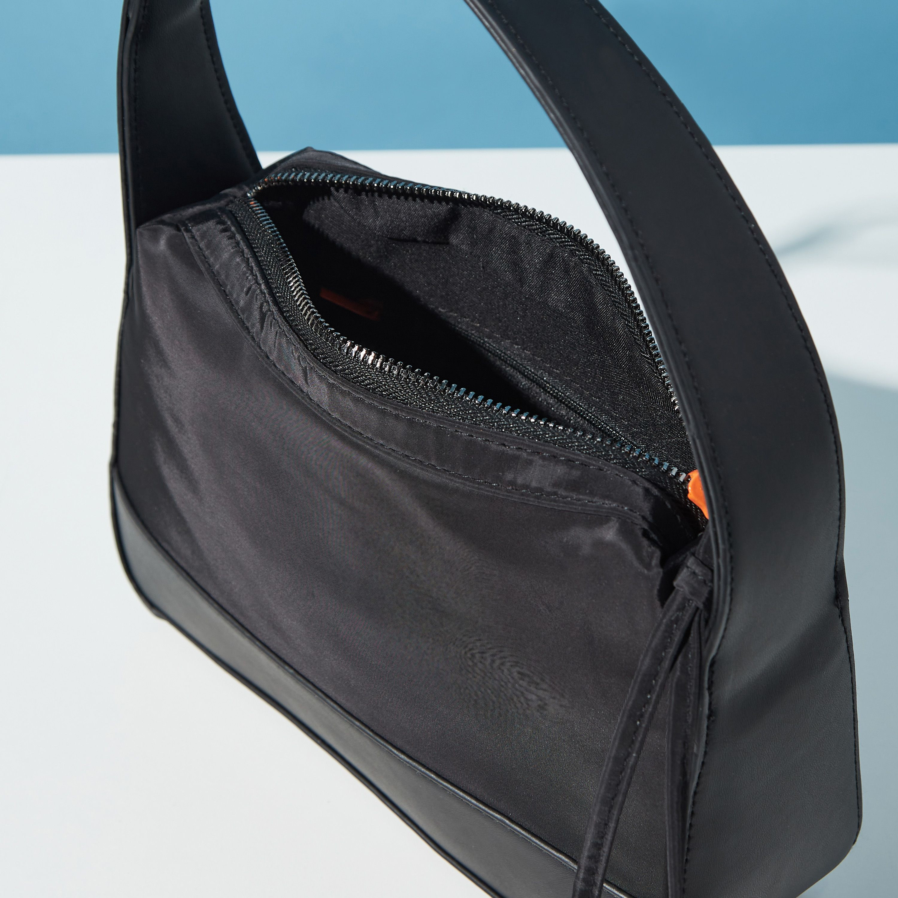 Mistotes Solid Baguette Bag with Strap Handle and Zip Closure-women-bagsandwallets-handbags-image-5