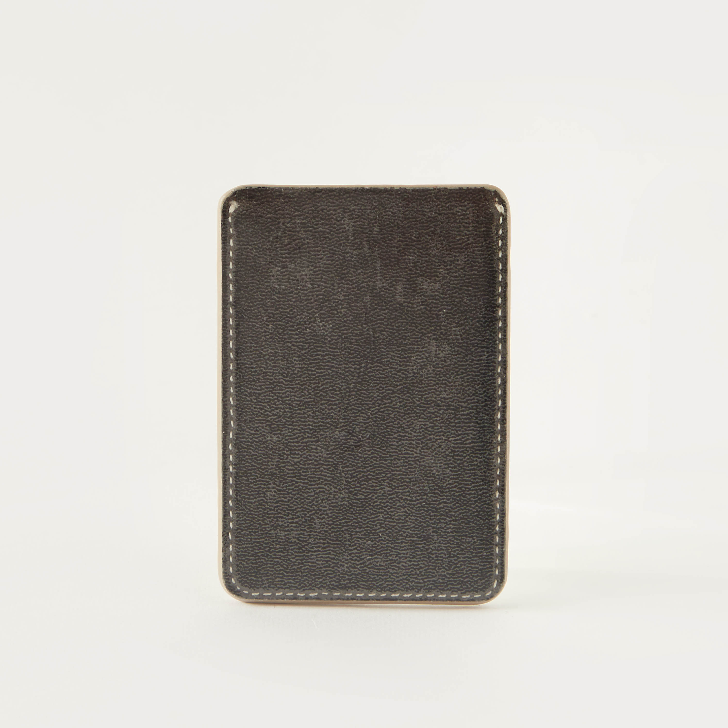 حامل بطاقات بطبعات بحرف K-women-bagsandwallets-wallets-image-4