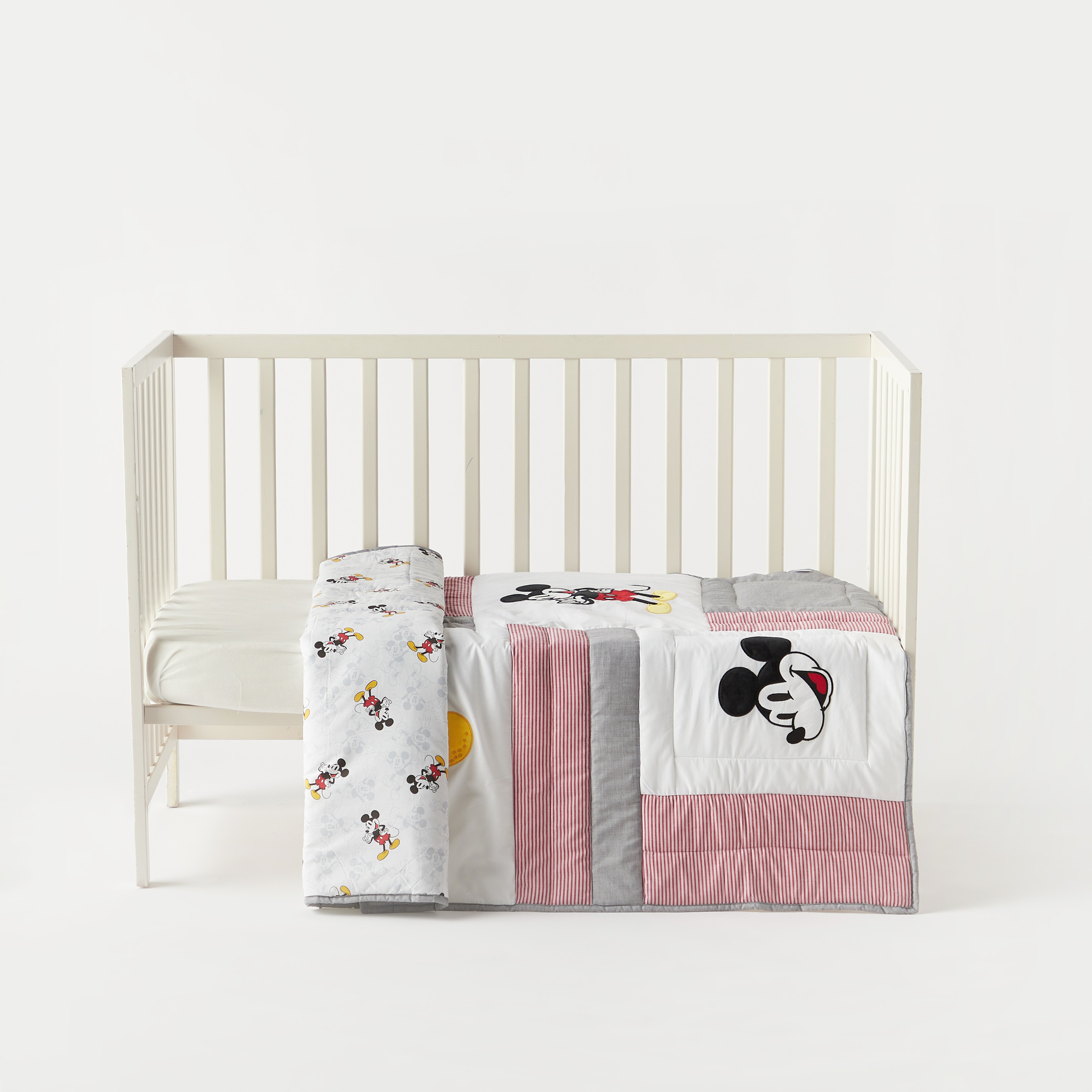 Disney Mickey Mouse Applique Detail Quilt - 100x130 cm-baby-nursery-blanketsandswaddles-blanketsandquilts-image-2