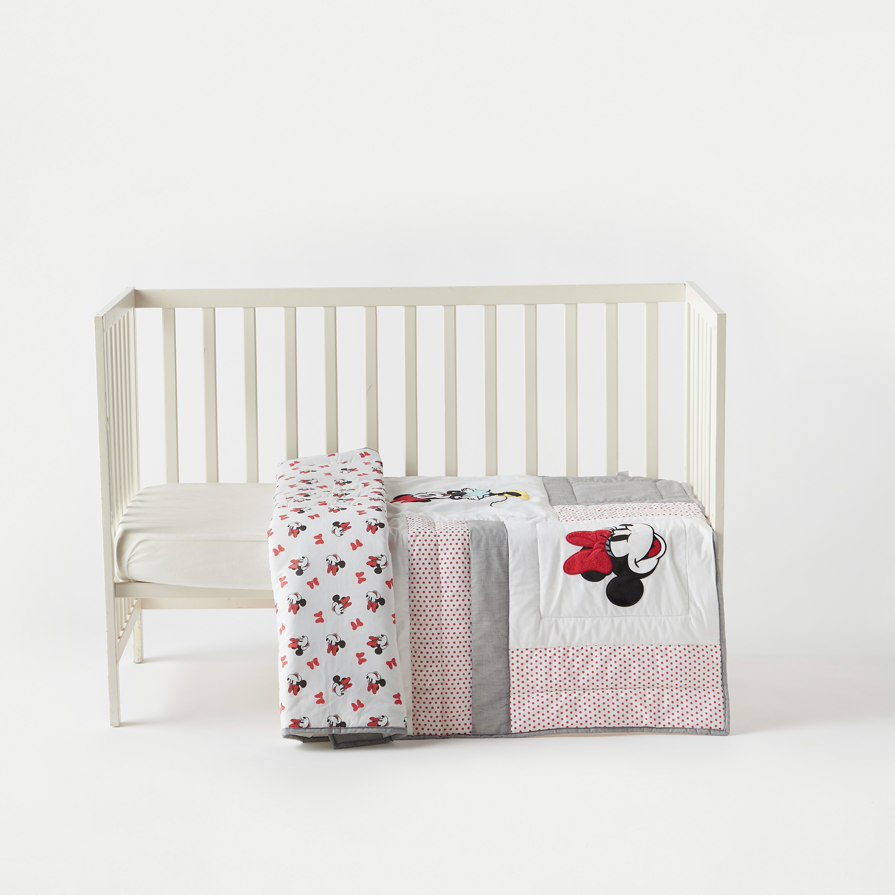 Disney Minnie Mouse Applique Detail Reversible Quilted Comforter - 100x130 cm-baby-nursery-babybedding-image-2