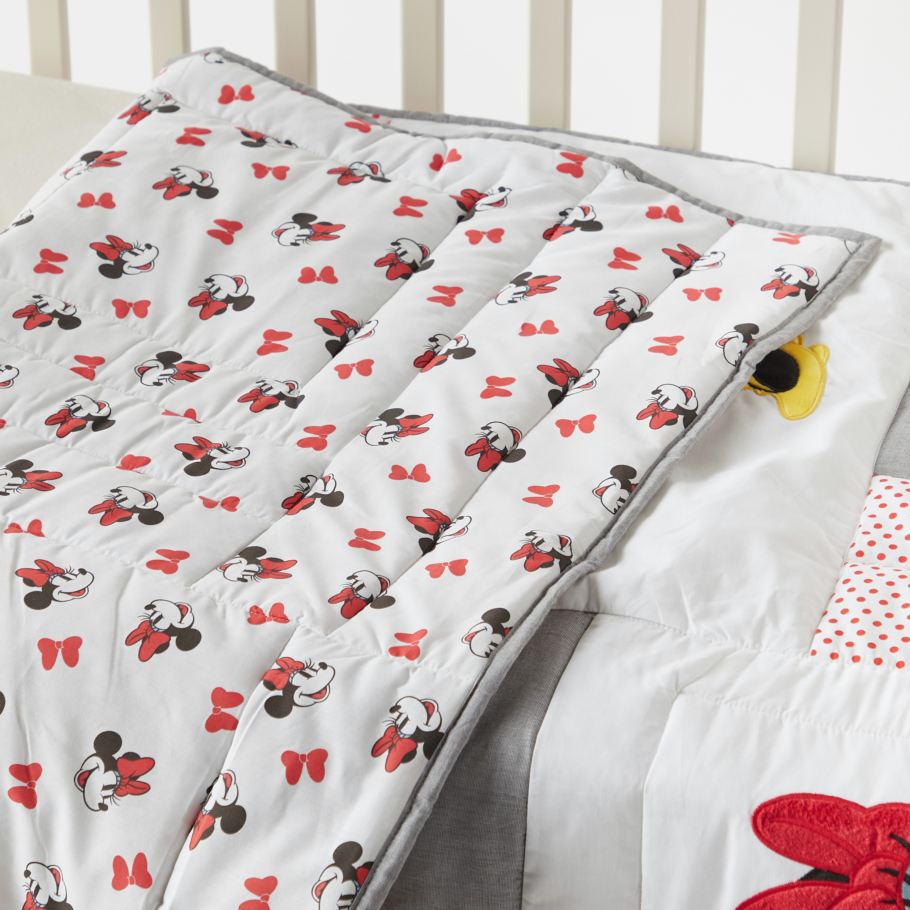 Disney Minnie Mouse Applique Detail Reversible Quilted Comforter - 100x130 cm-baby-nursery-babybedding-image-3