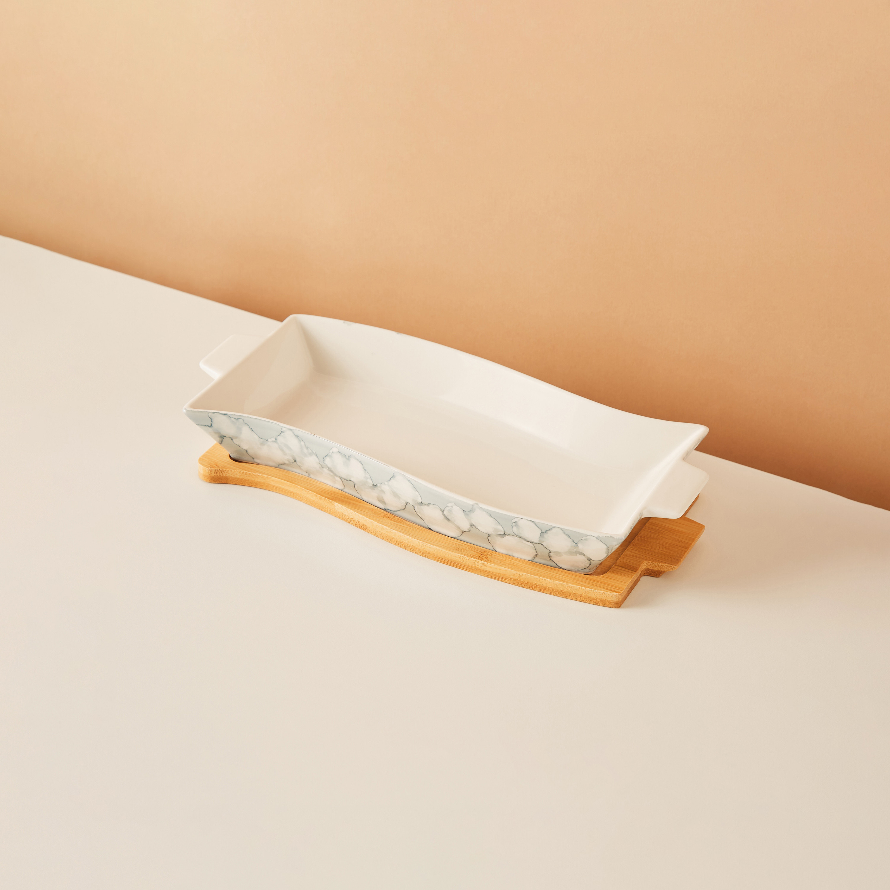 صحن تقديم بطبعات مع صينية خيزران-household-dining-serveware-servingtrays-image-3