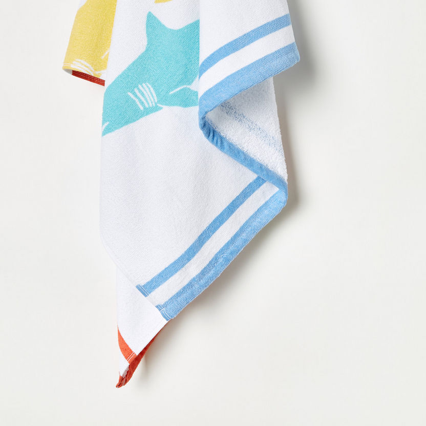 Juniors Shark Print Towel - 70x140 cm-Towels and Flannels-image-1