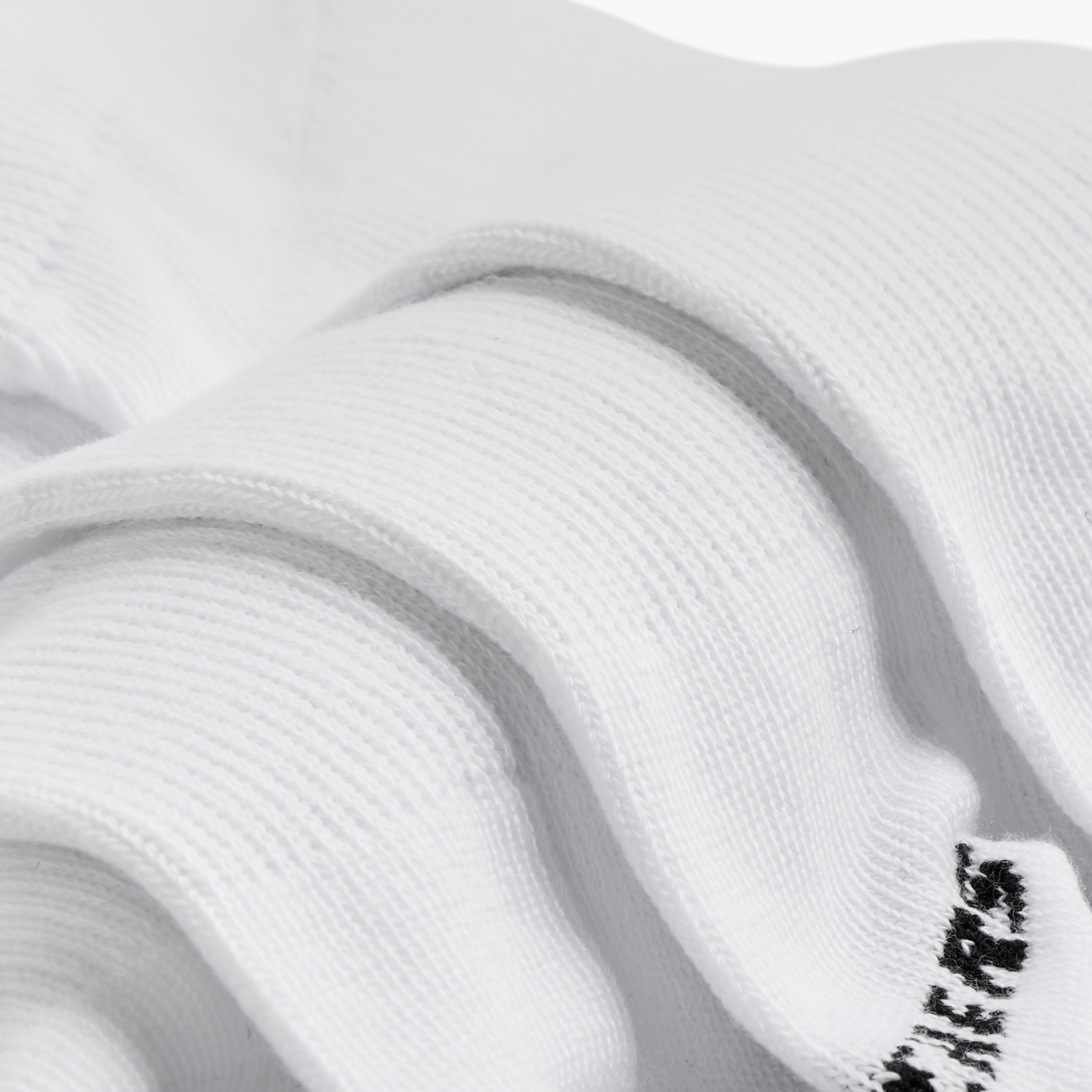 جوارب رياضية مطبوعة بطول الكاحل من سكيتشرز - مجموعة من 3-girls-accessories-socks-image-4