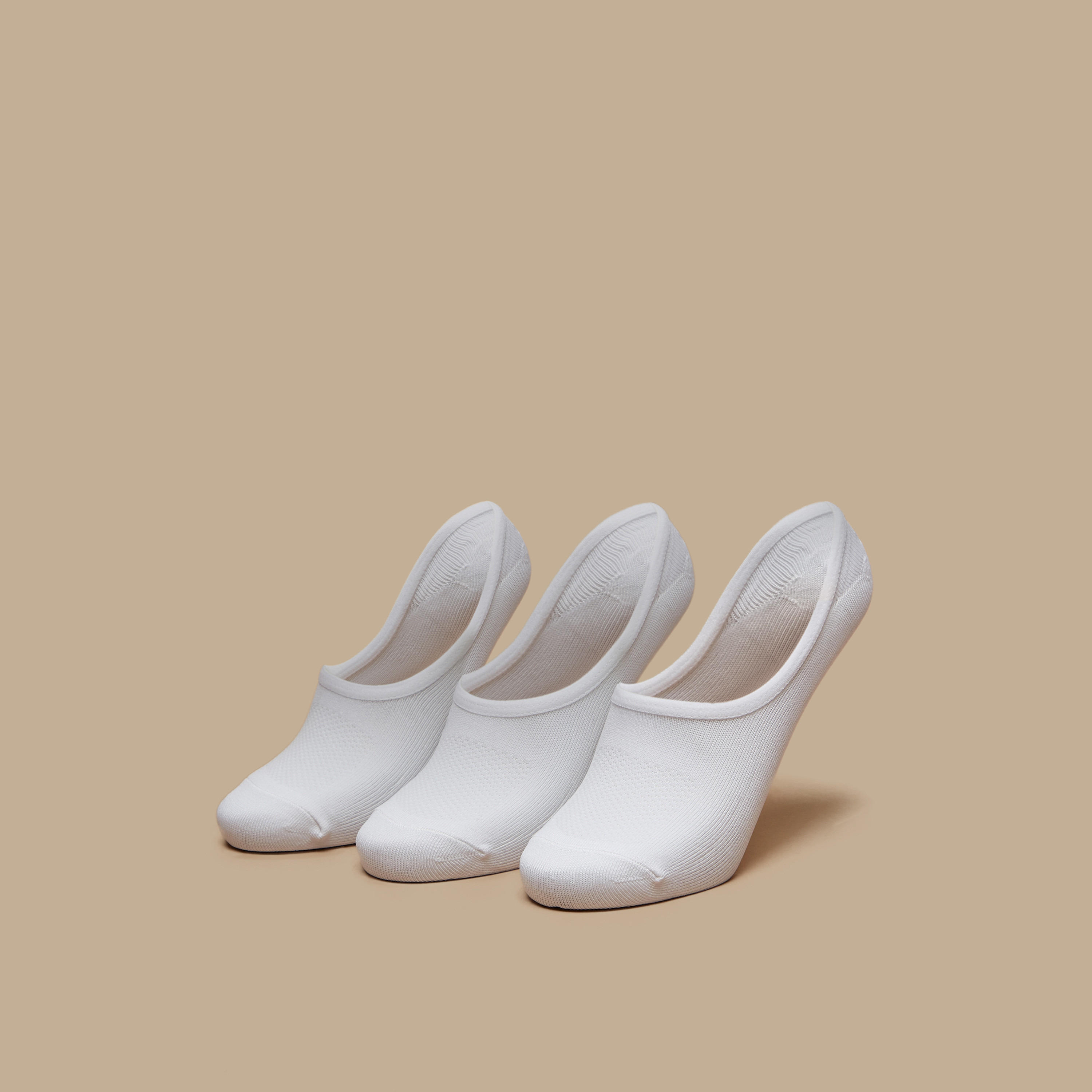 طقم جوارب رياضية 3 أزواج غير مرئية من سكتشرز - S113837-100-women-socksandstockings-image-1