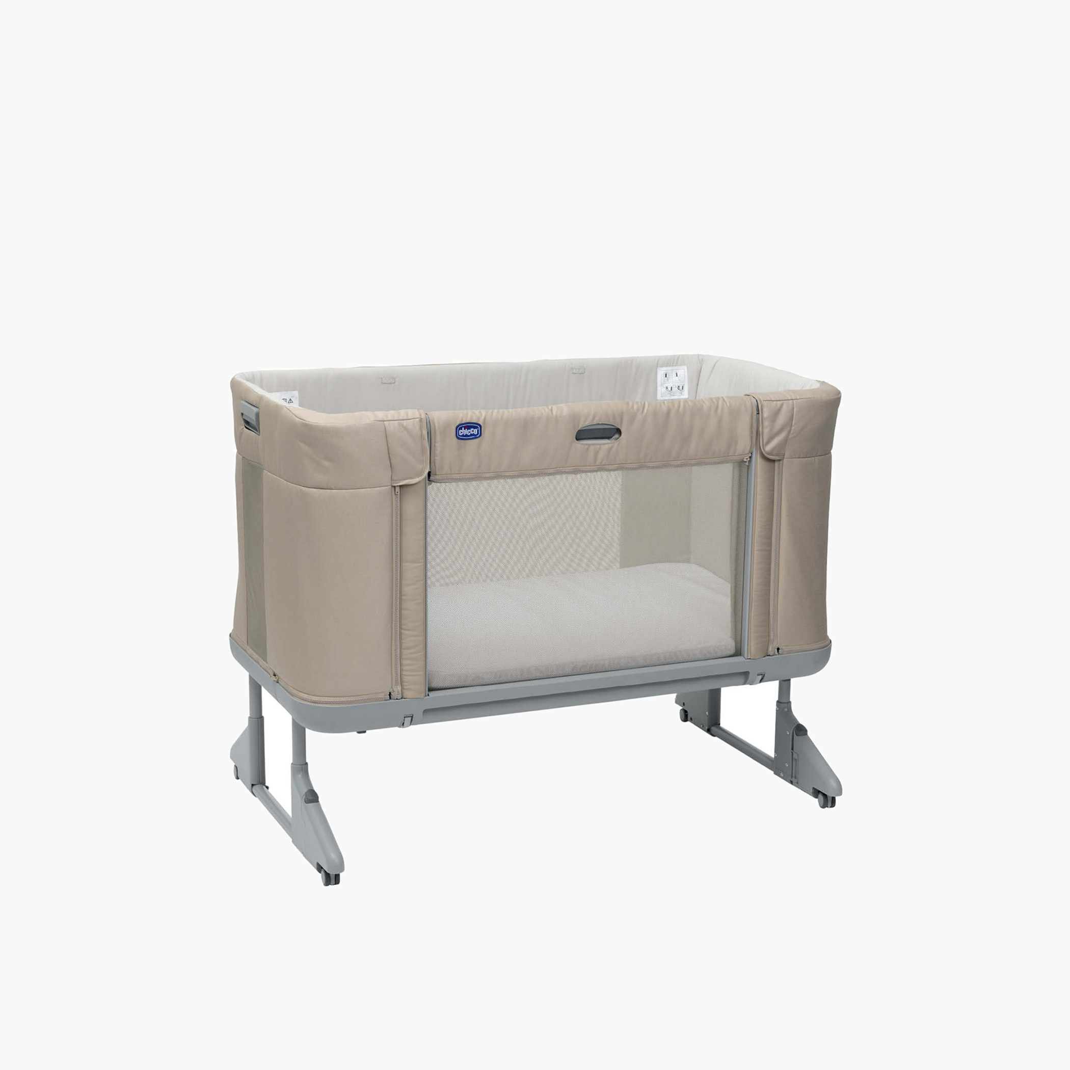 سرير أطفال نيكست تو مي فور إيفر من شيكو-baby-nursery-furniture-cribsandbeds-bassinets-image-1