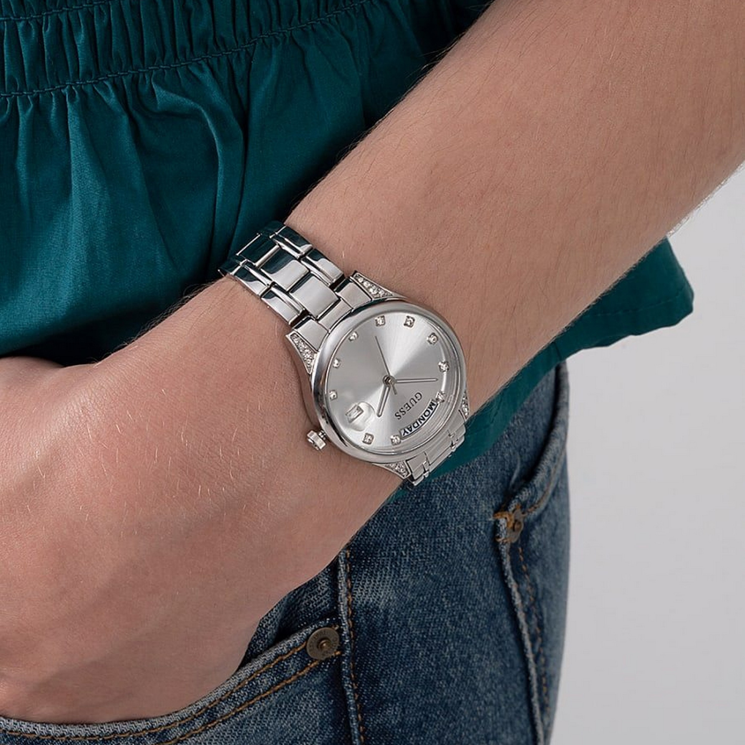 Guess Women's Silver Analog Stainless Steel Strap Watch GW0385L1 | 31 MM-women-watchesandjewellery-watches-image-4