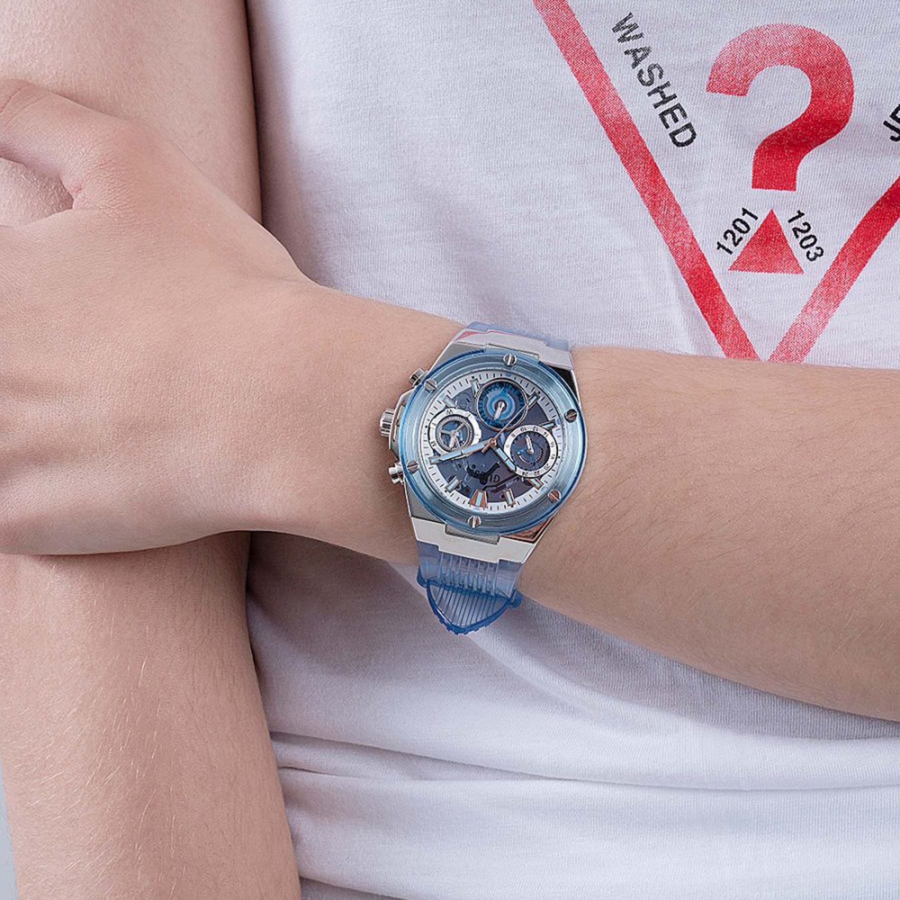 Guess Women's Blue Chronograph Silicone Strap Watch - GW0409L1-women-watchesandjewellery-watches-image-4