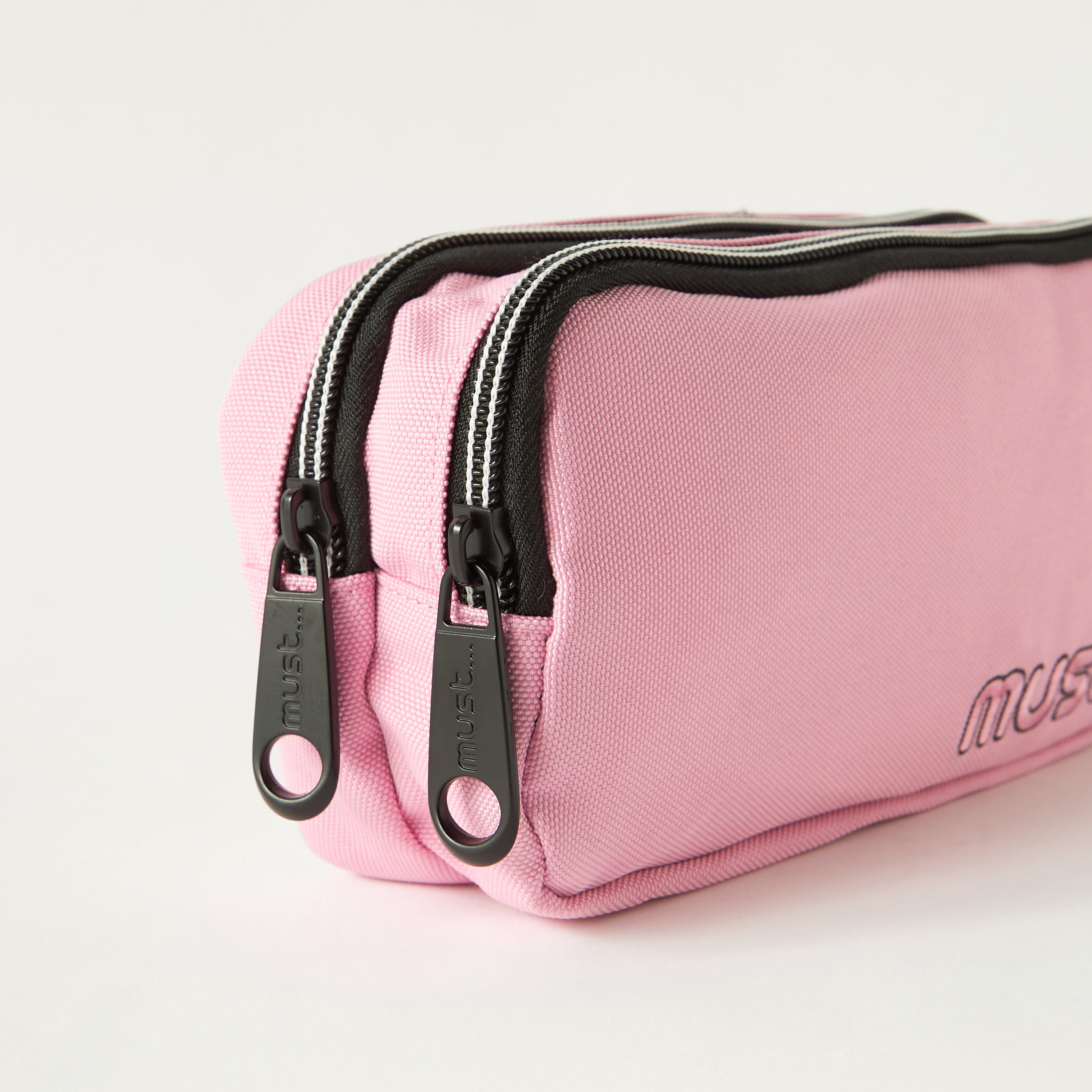 مقلمة بتطريز الشعار من ماست - ضمان سنتان-school-stationery-pencilcases-image-4
