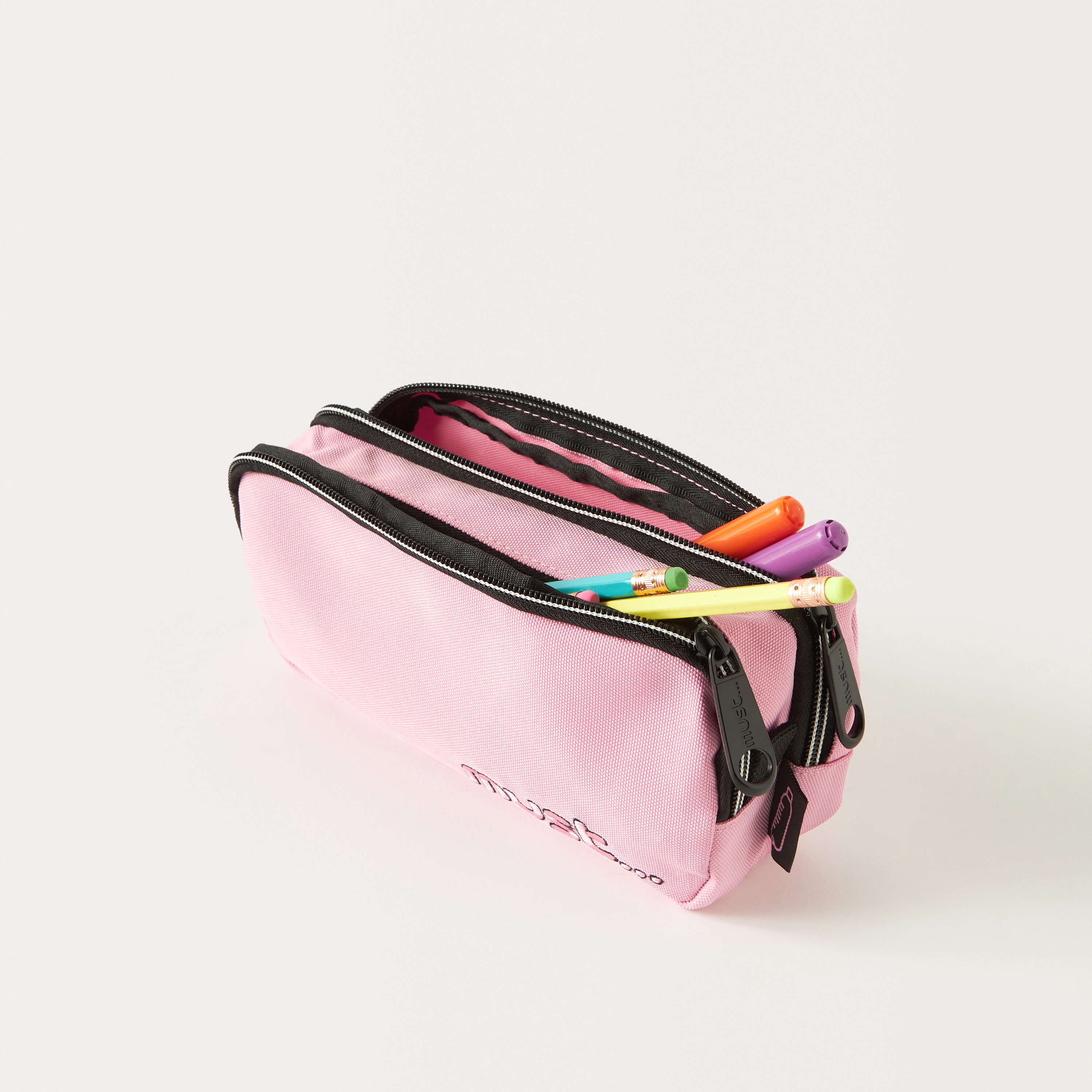 مقلمة بتطريز الشعار من ماست - ضمان سنتان-school-stationery-pencilcases-image-5