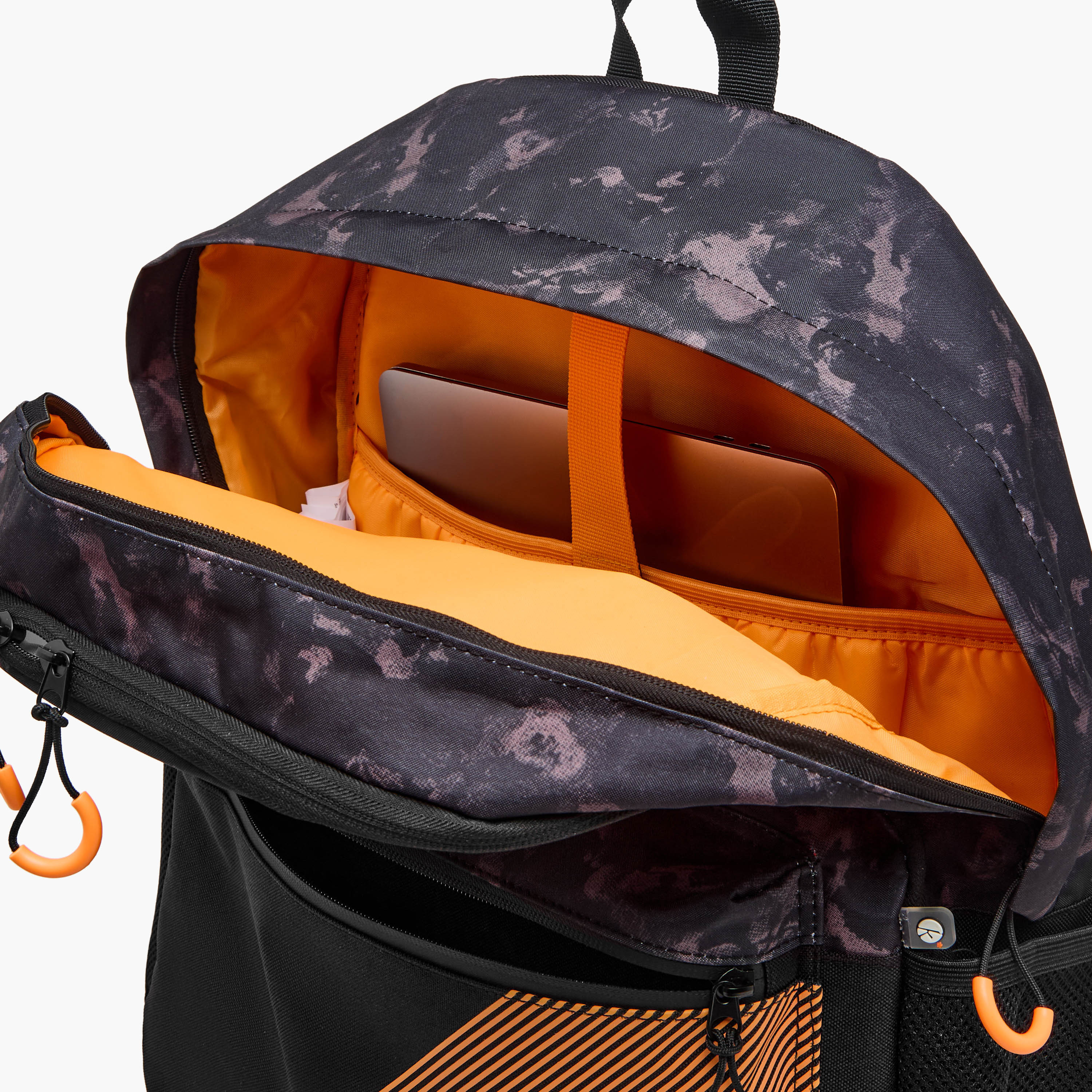 شنطة ظهر بحمّالات قابلة للتعديل وطبعات بلاي ستيشن - 50x36x15 سم - ضمان سنة واحدة-school-bagsandbackpacks-backpacks-image-8