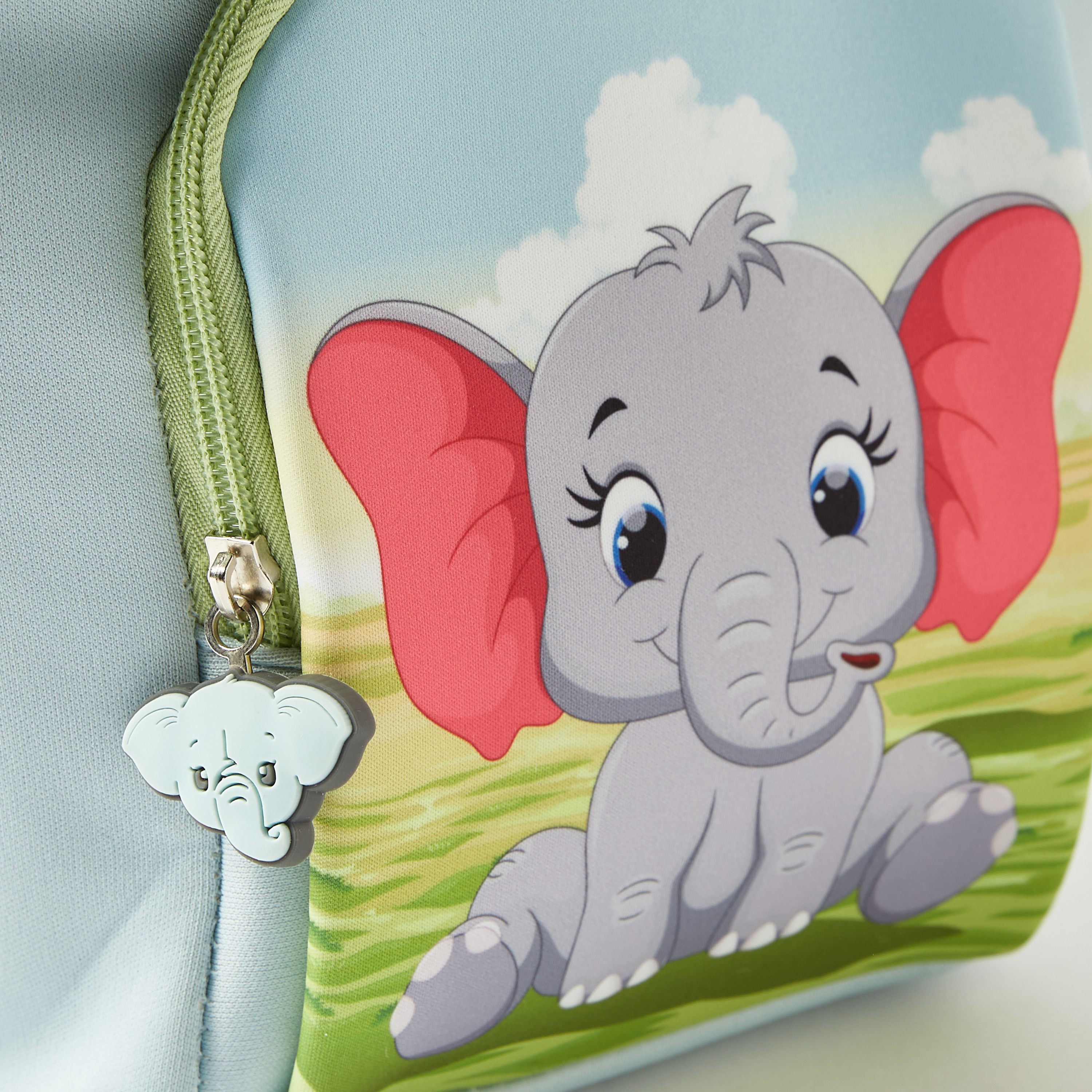 شنطة غداء بطبعات وسحّاب إغلاق من جونيورز-school-lunchessentials-lunchbags-image-3