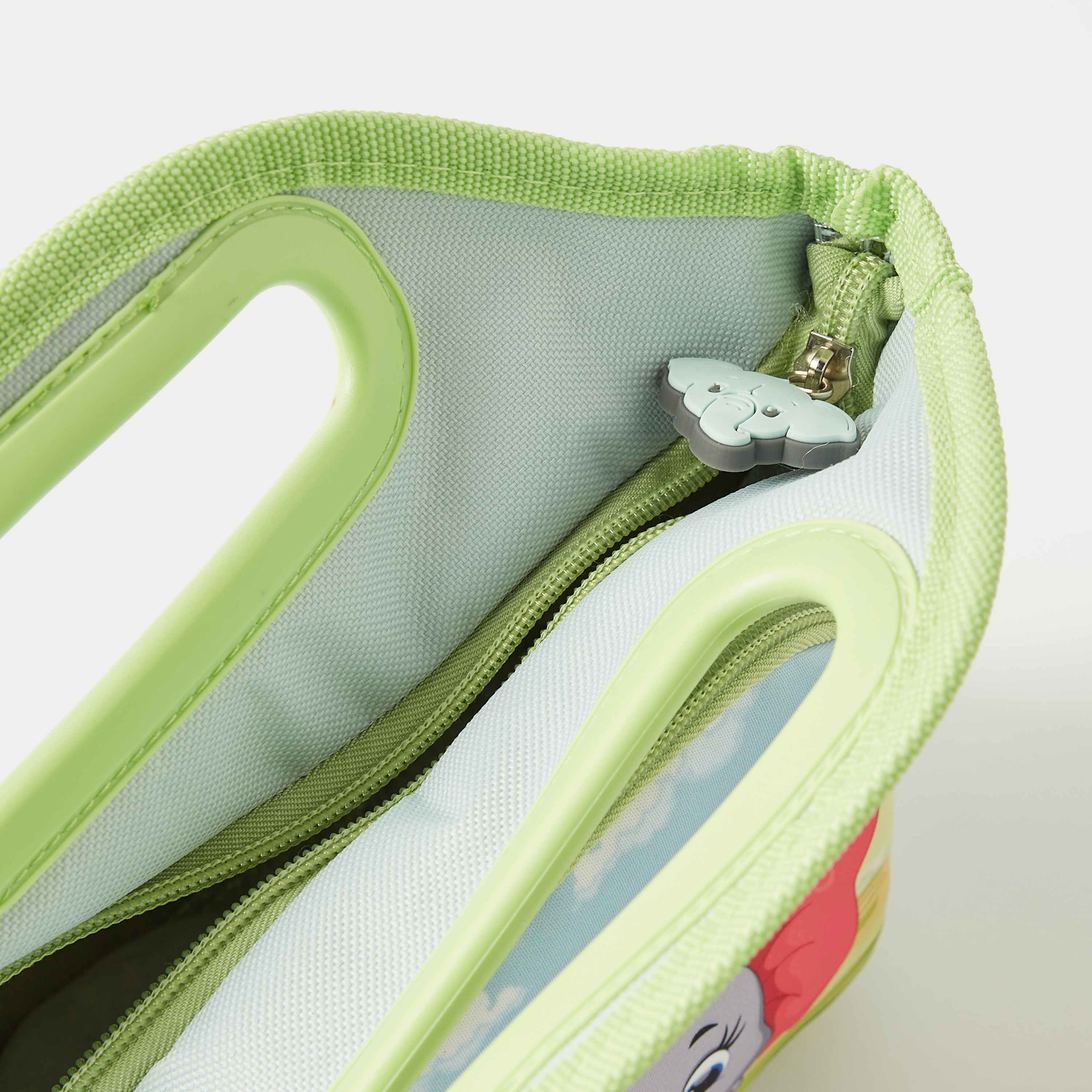 شنطة غداء بطبعات وسحّاب إغلاق من جونيورز-school-lunchessentials-lunchbags-image-5