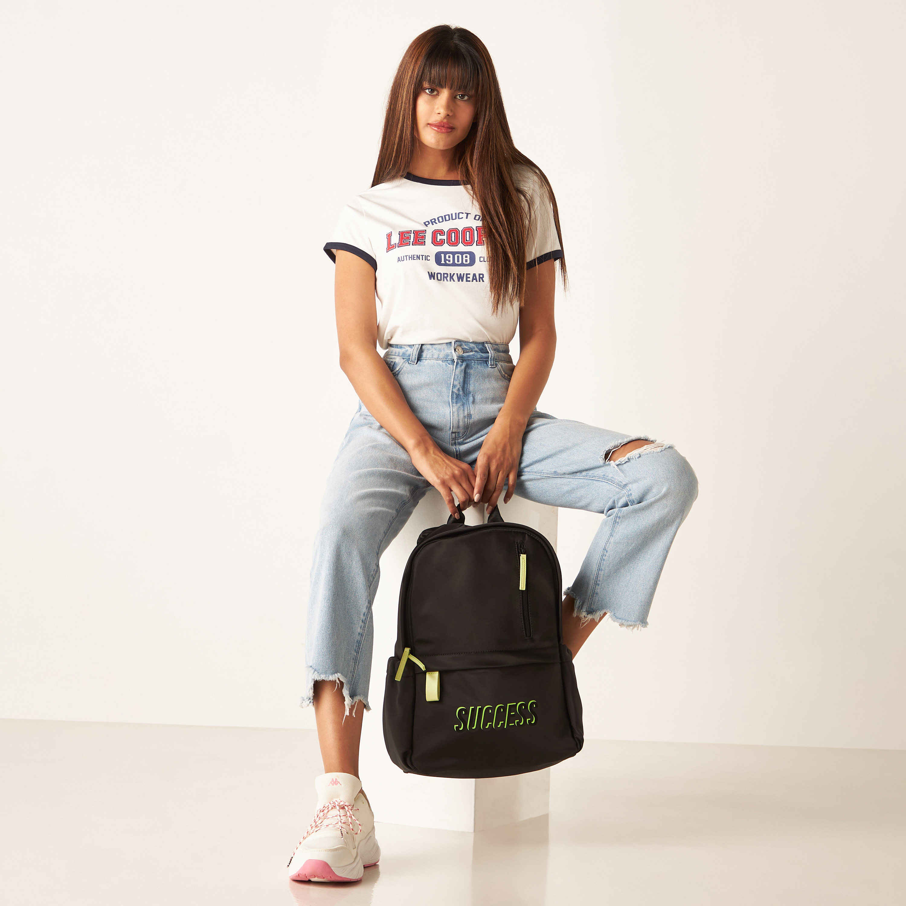 شنطة ظهر بسحّاب إغلاق وحمّالات قابلة للتعديل وطبعات من ميسي-women-bagsandwallets-backpacks-image-5