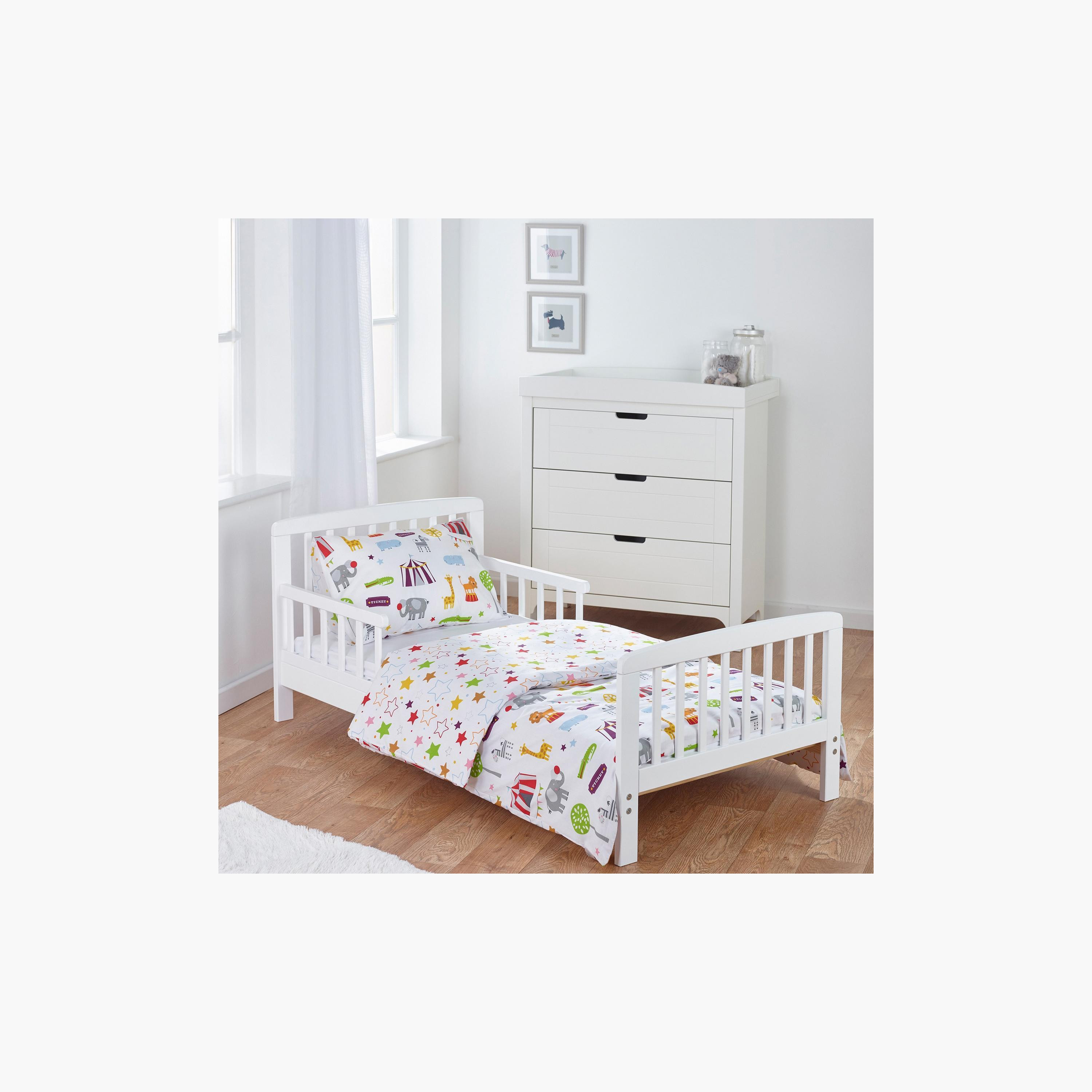 طقم مفروشات سرير أطفال 3 قطع بطبعات سيركس فريندز من كيندر فالي-baby-nursery-toddlerbedding-image-1