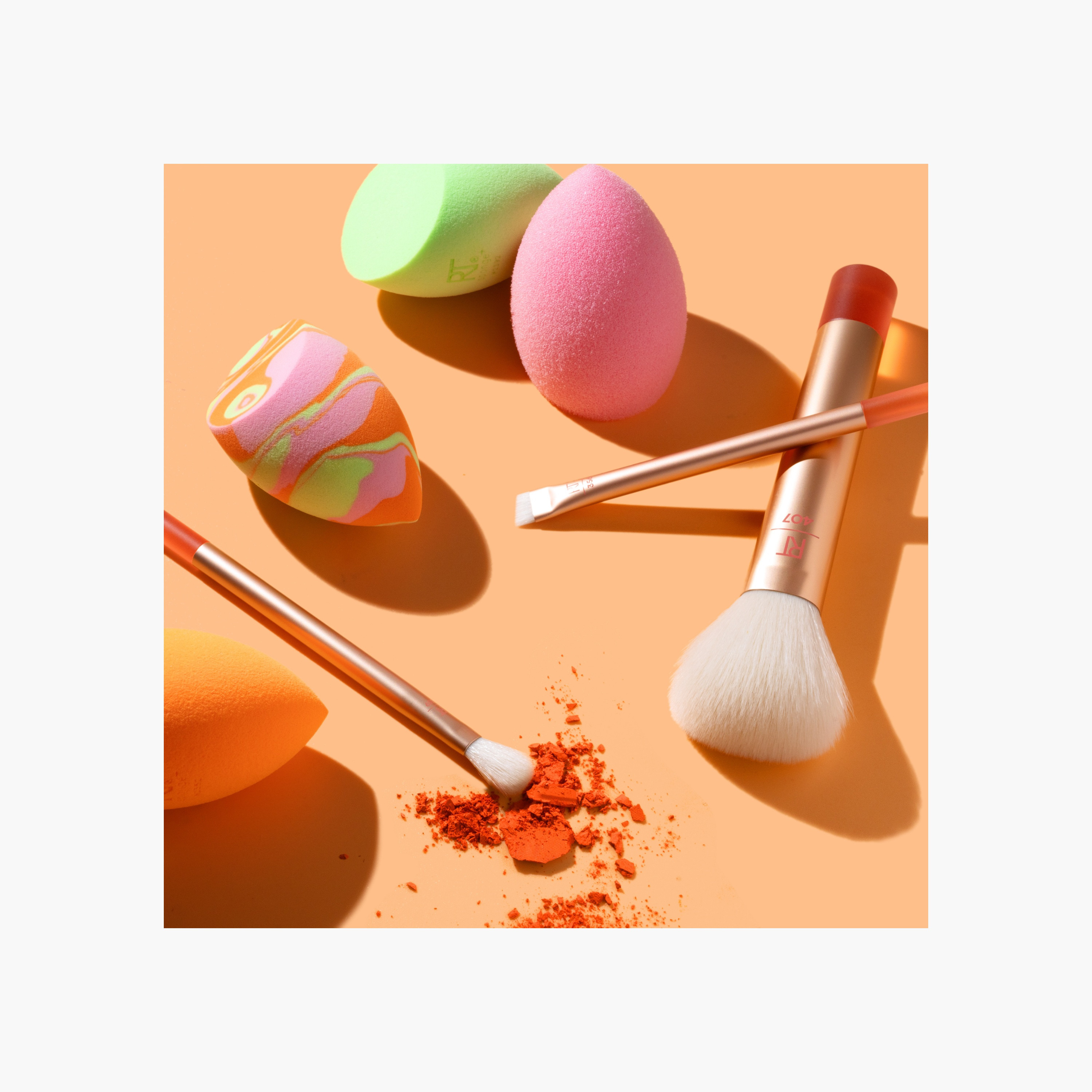 Real Techniques Swirl Design Makeup Sponge-beautyandpersonalcare-makeup-brushesandaccessories-sponges-image-3