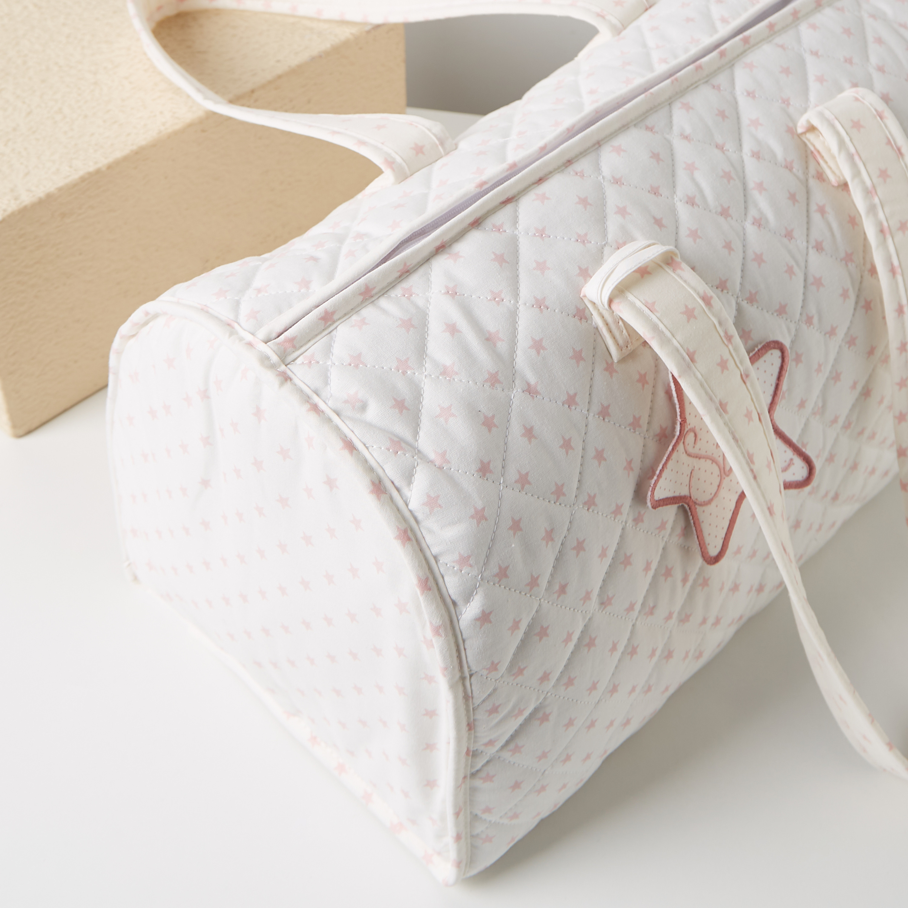 شنطة حفاضات بمقابض مزدوجة وطبعات من كامبراس-baby-gear-diaperbags-image-4