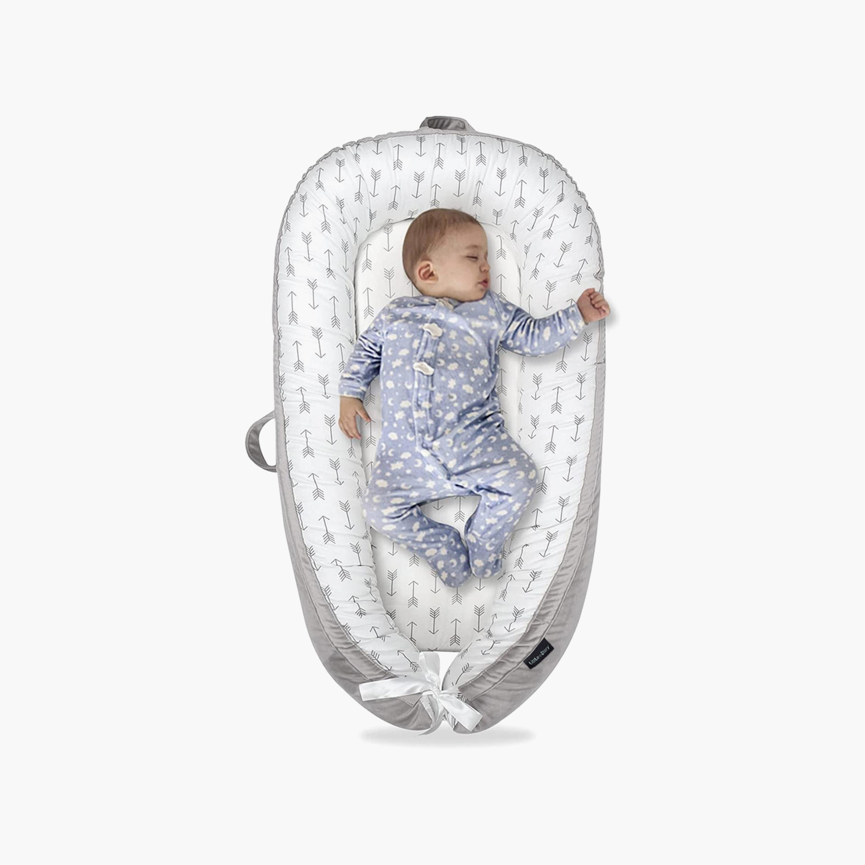 Little Story All-Over Arrow Print Fiberfill Newborn Lounger Bed-baby-nursery-furniture-cribsandbeds-cribaccessories-image-2