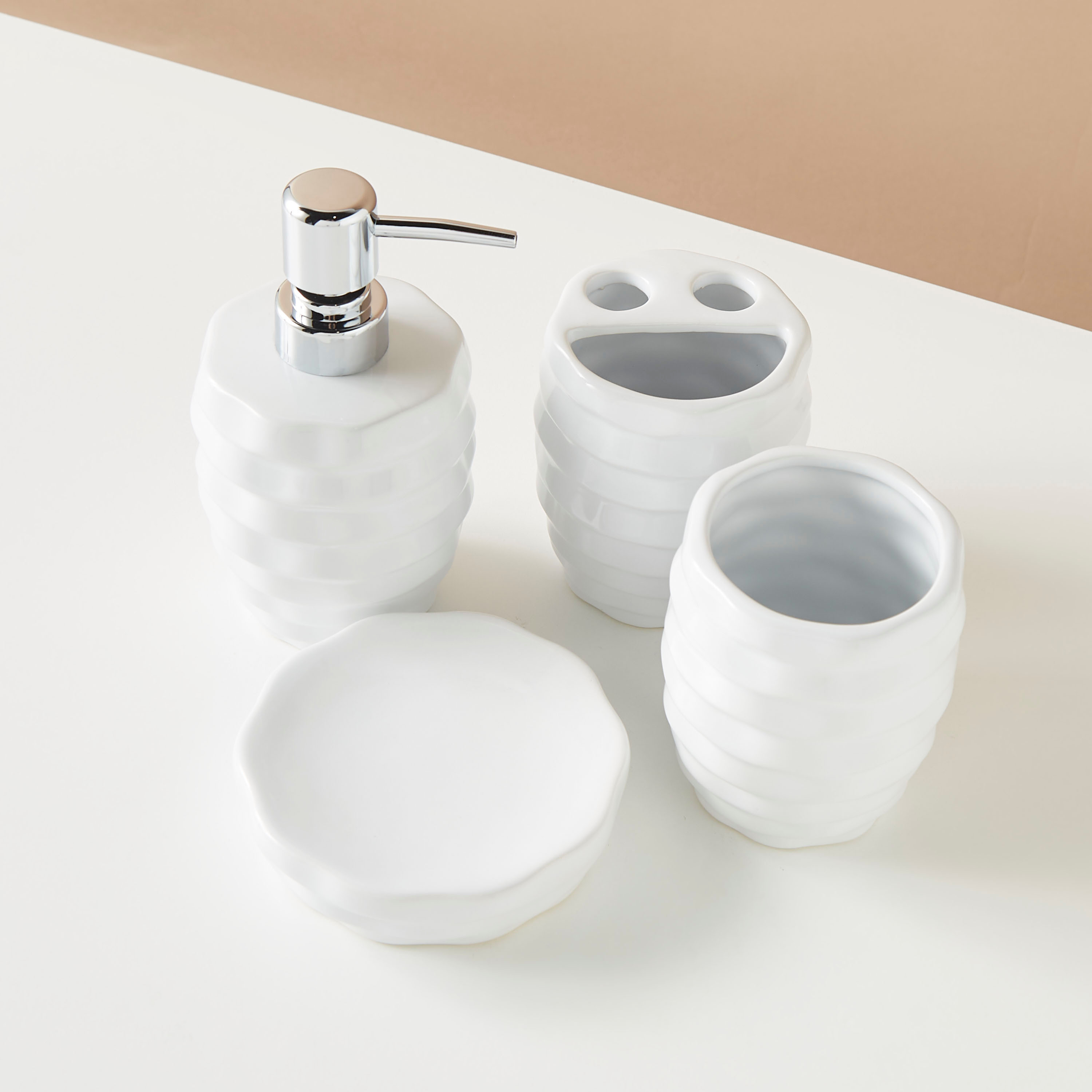 طقم اكسسوارات حمّام بارزة الملمس - 4 قطع-household-bathandlaundry-bathaccessories-bathaccessorysets-image-3